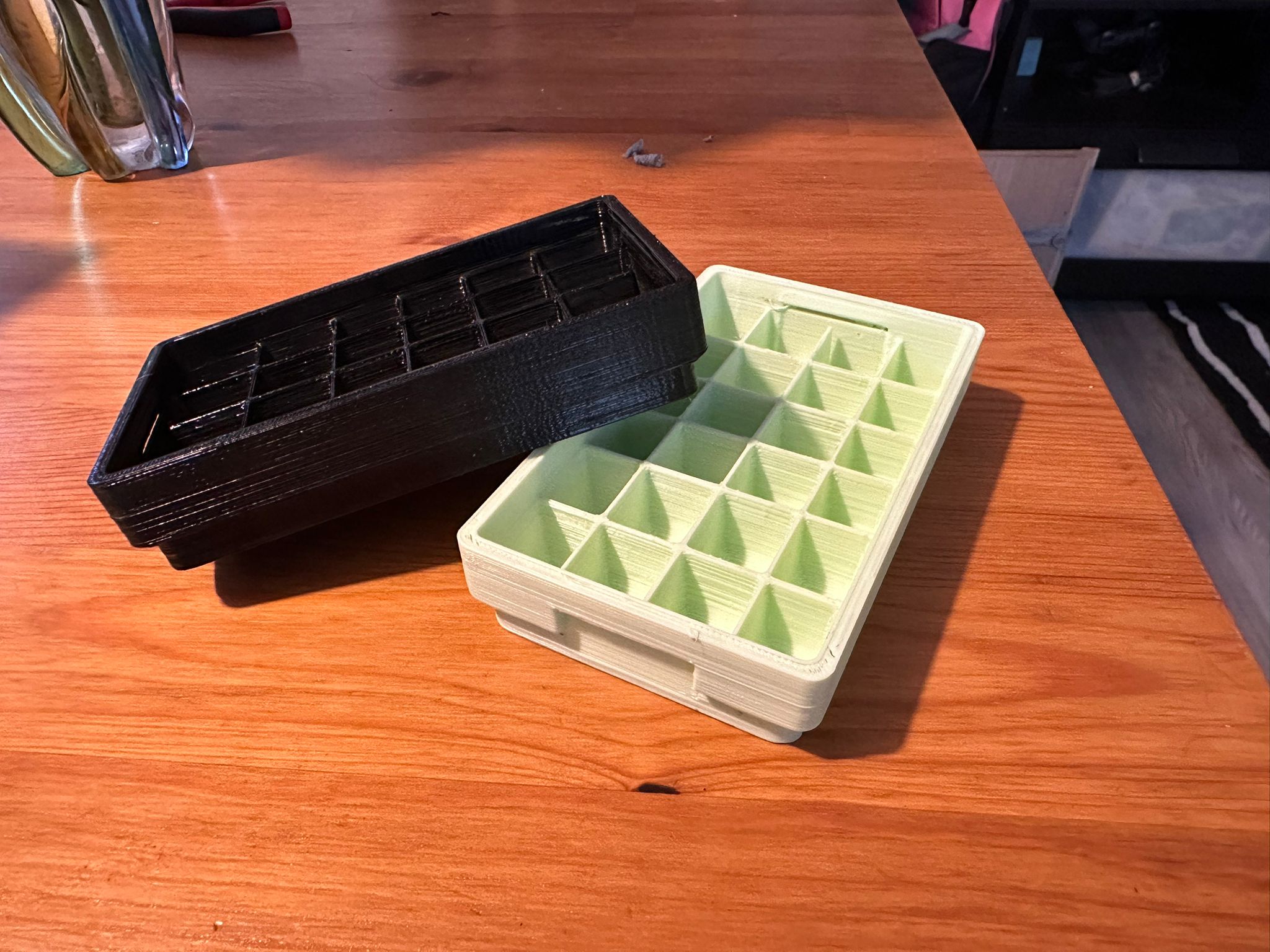 (Un)Stacable tray, which cannot be stacked. - photo 3