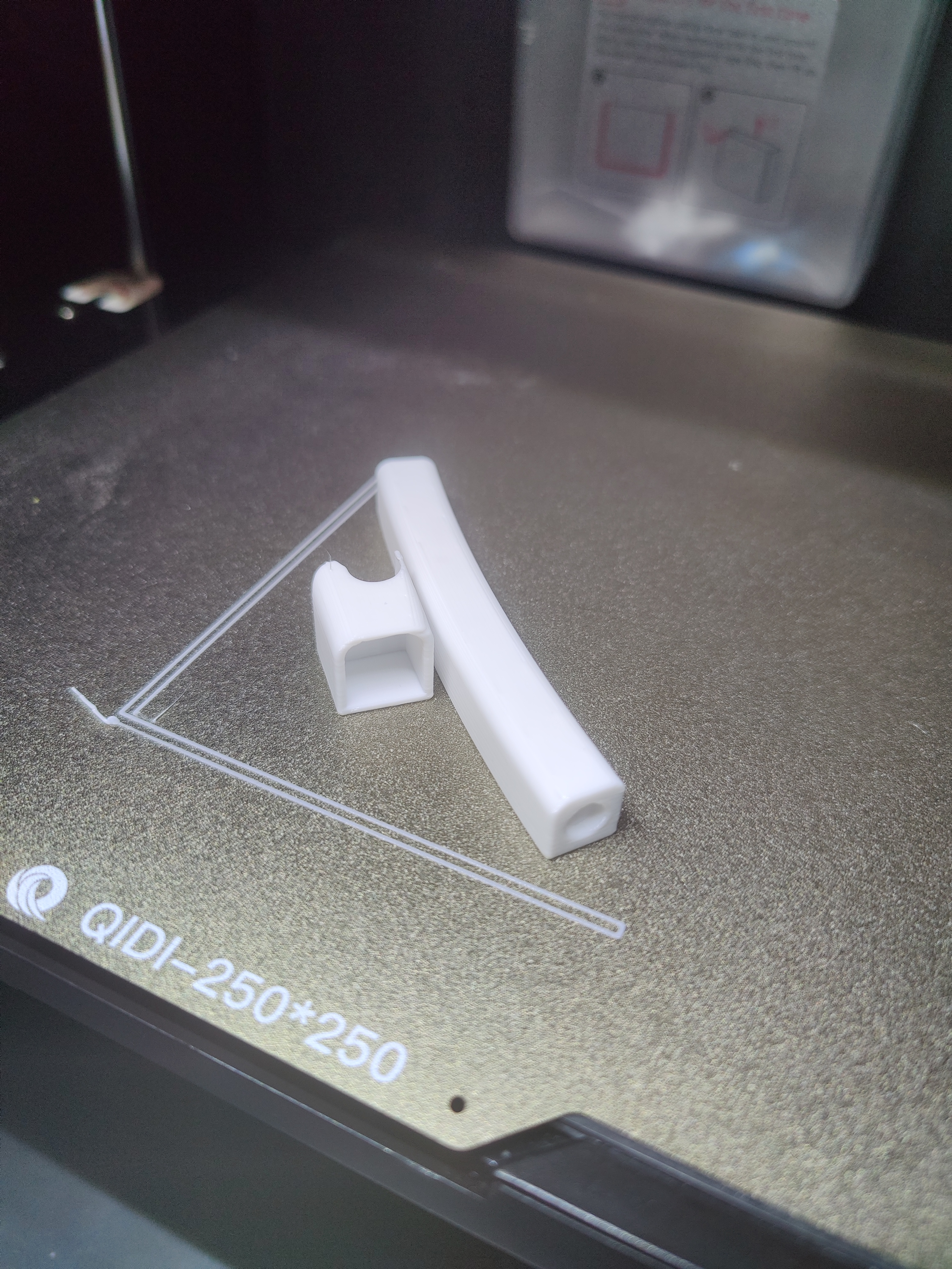 Qidi Q1 Pro simple door catch - photo 4