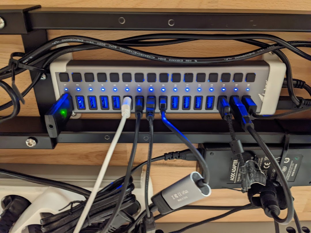 USB Hub wall / Table mount for i-Tec Charging USB hub