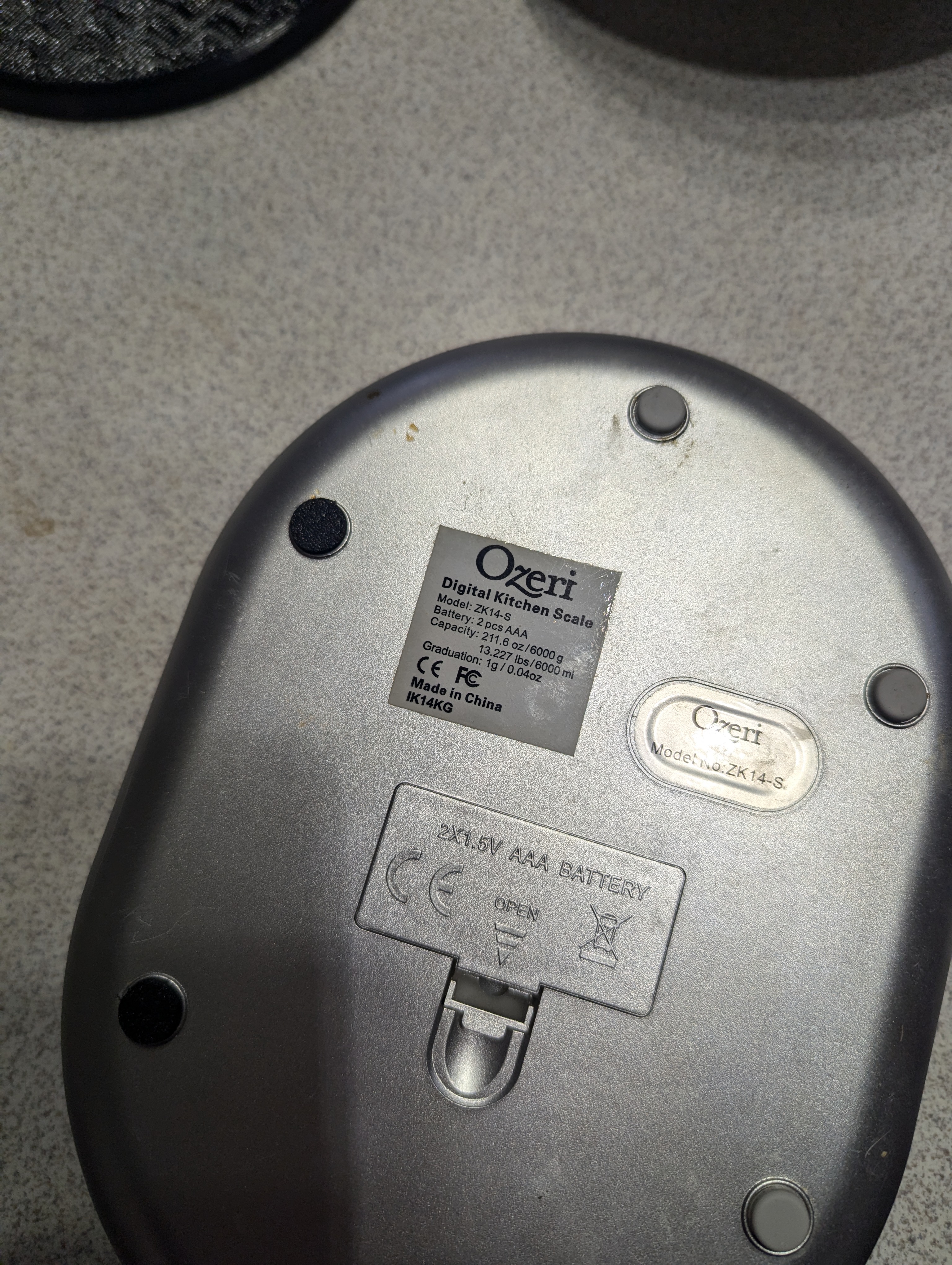 Pad/foot for kitchen scale