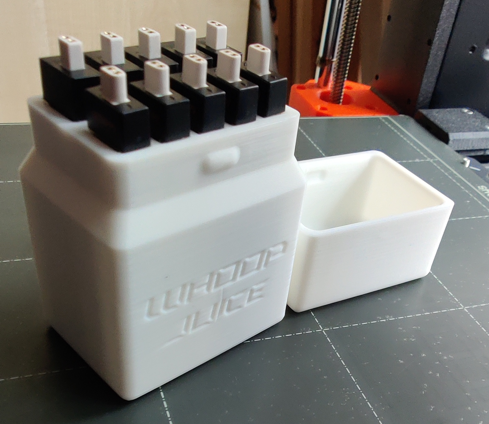 1S battery (or any other square things) storage box with cap