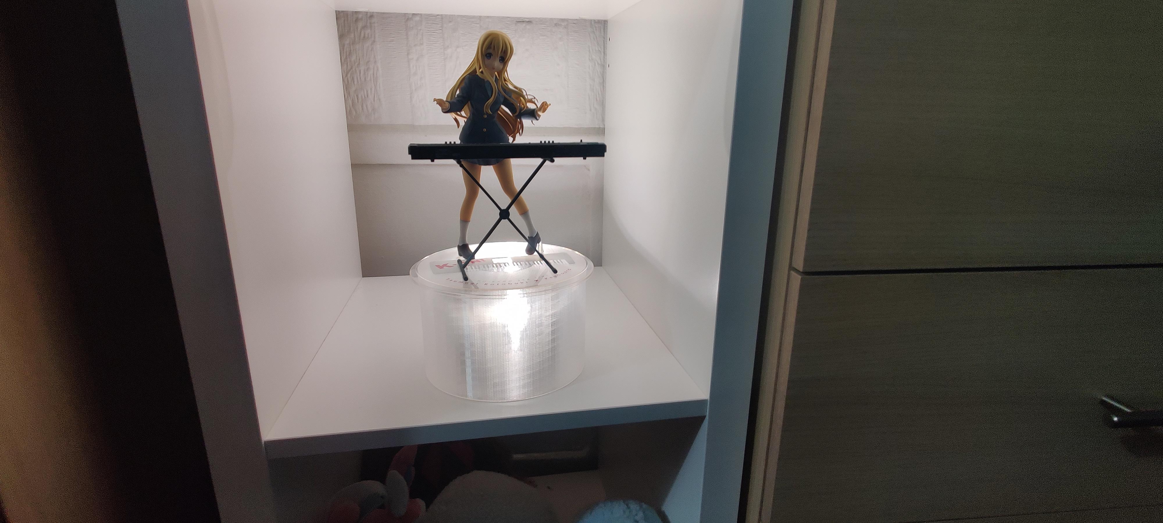 Figurine stand