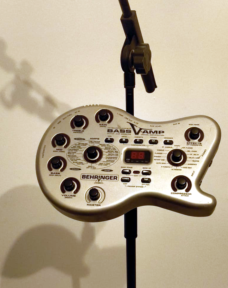 Behringer V-Amp mic stand clamp - photo 3
