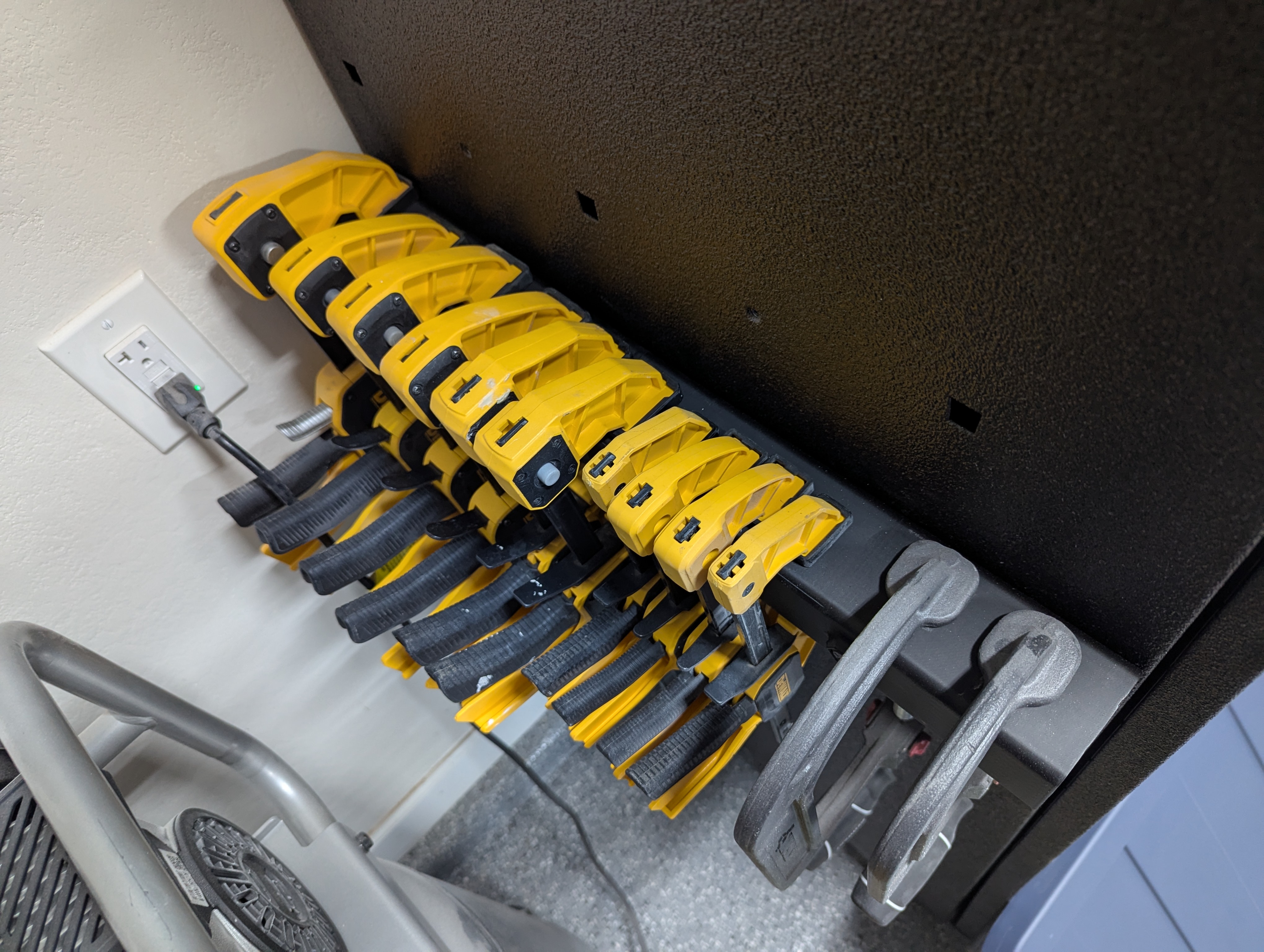 Husky Cabinet Clamp Bar - photo 2