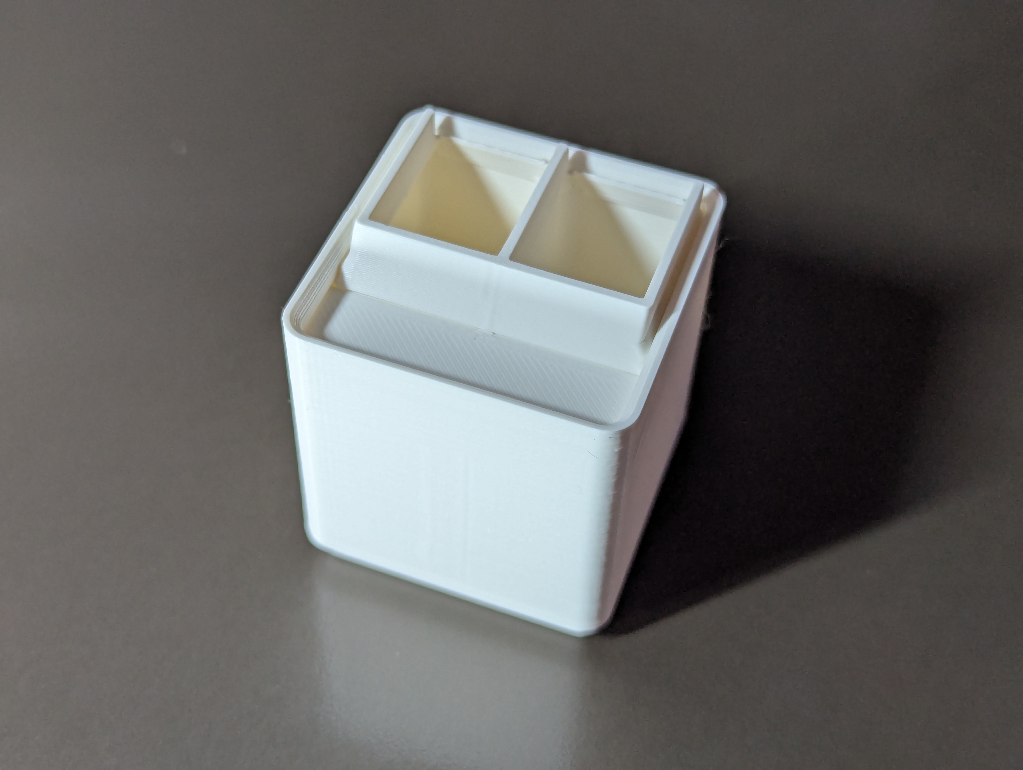 Gridfinity tray with handles and Modern Case spill protectors - photo 2