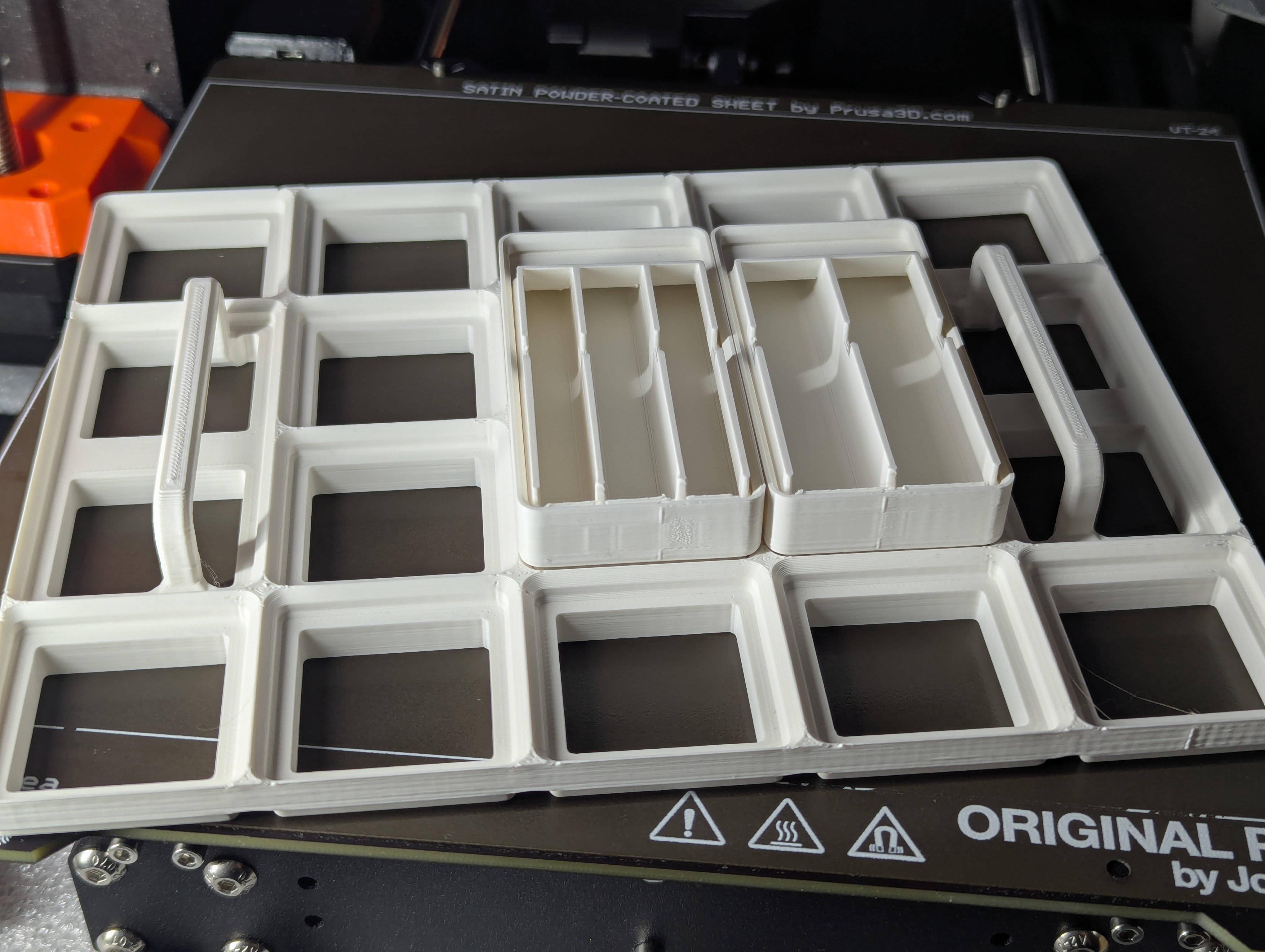 Gridfinity tray with handles and Modern Case spill protectors - photo 4