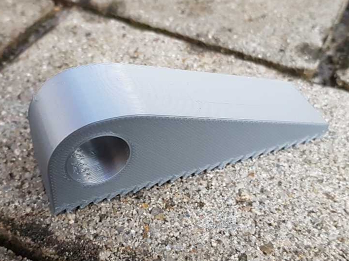 Door wedge for outdoor usage