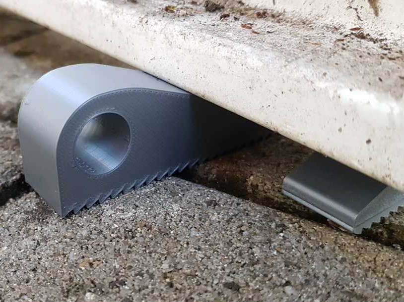 Door wedge for outdoor usage - photo 2
