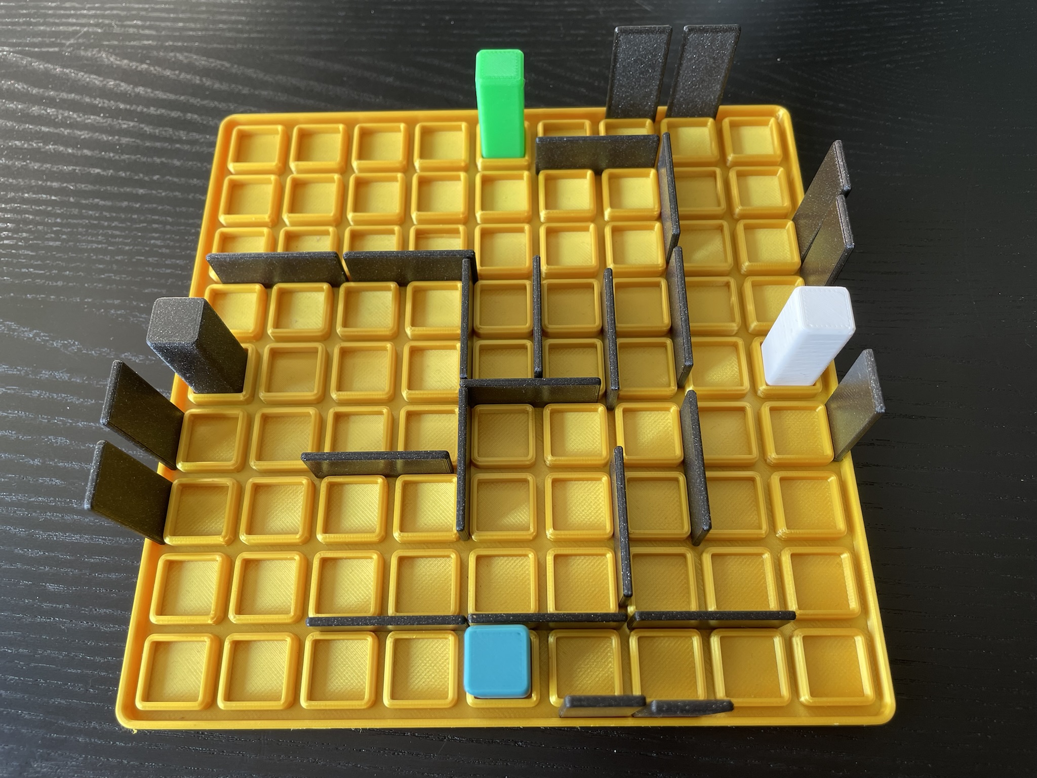 Quoridor board game 2 or 4 players