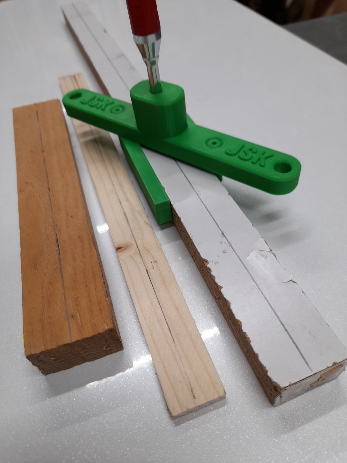 Center Finder Jig Woodworking - photo 2