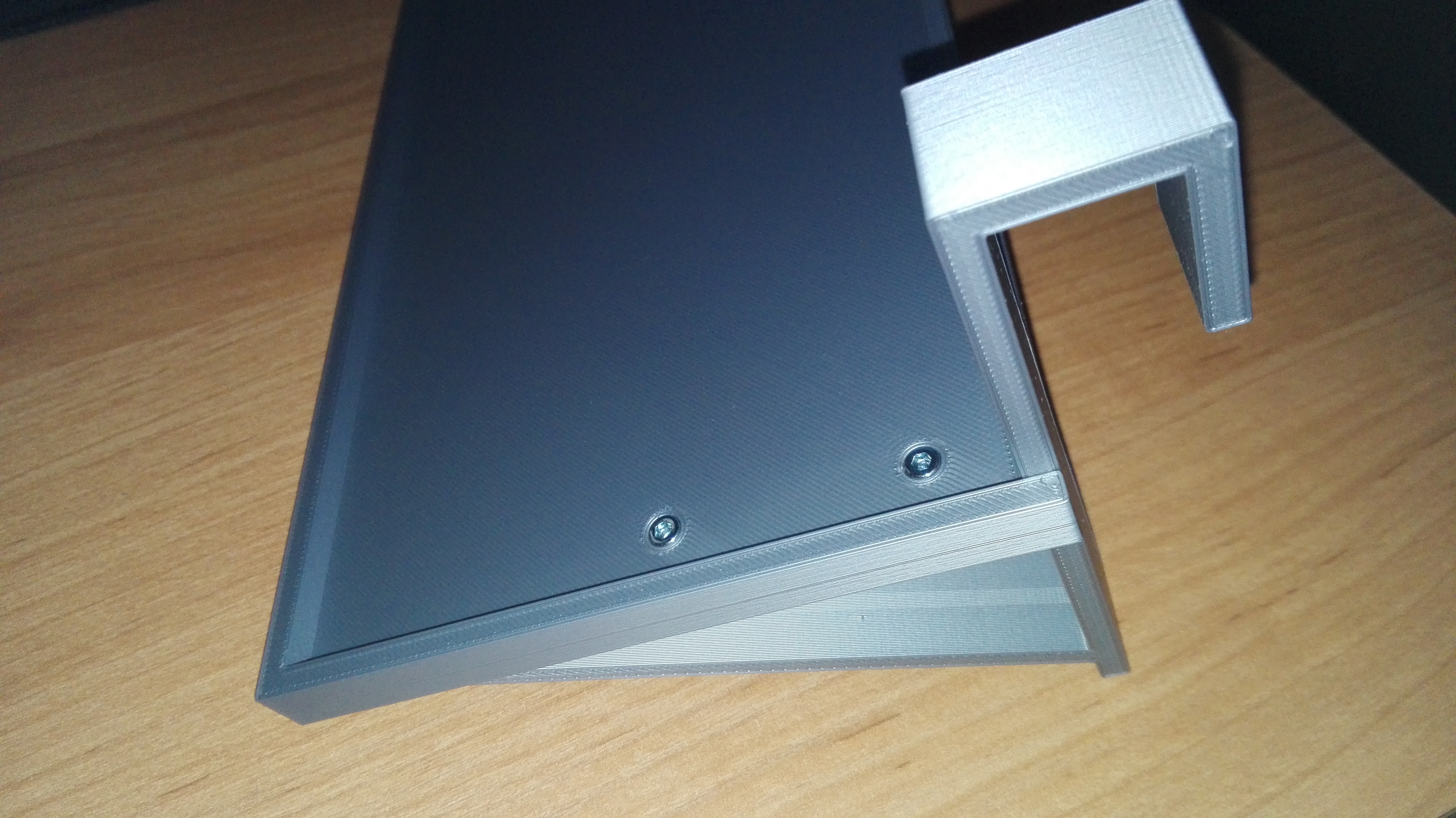 Small hanging shelf for a modem/router - photo 2