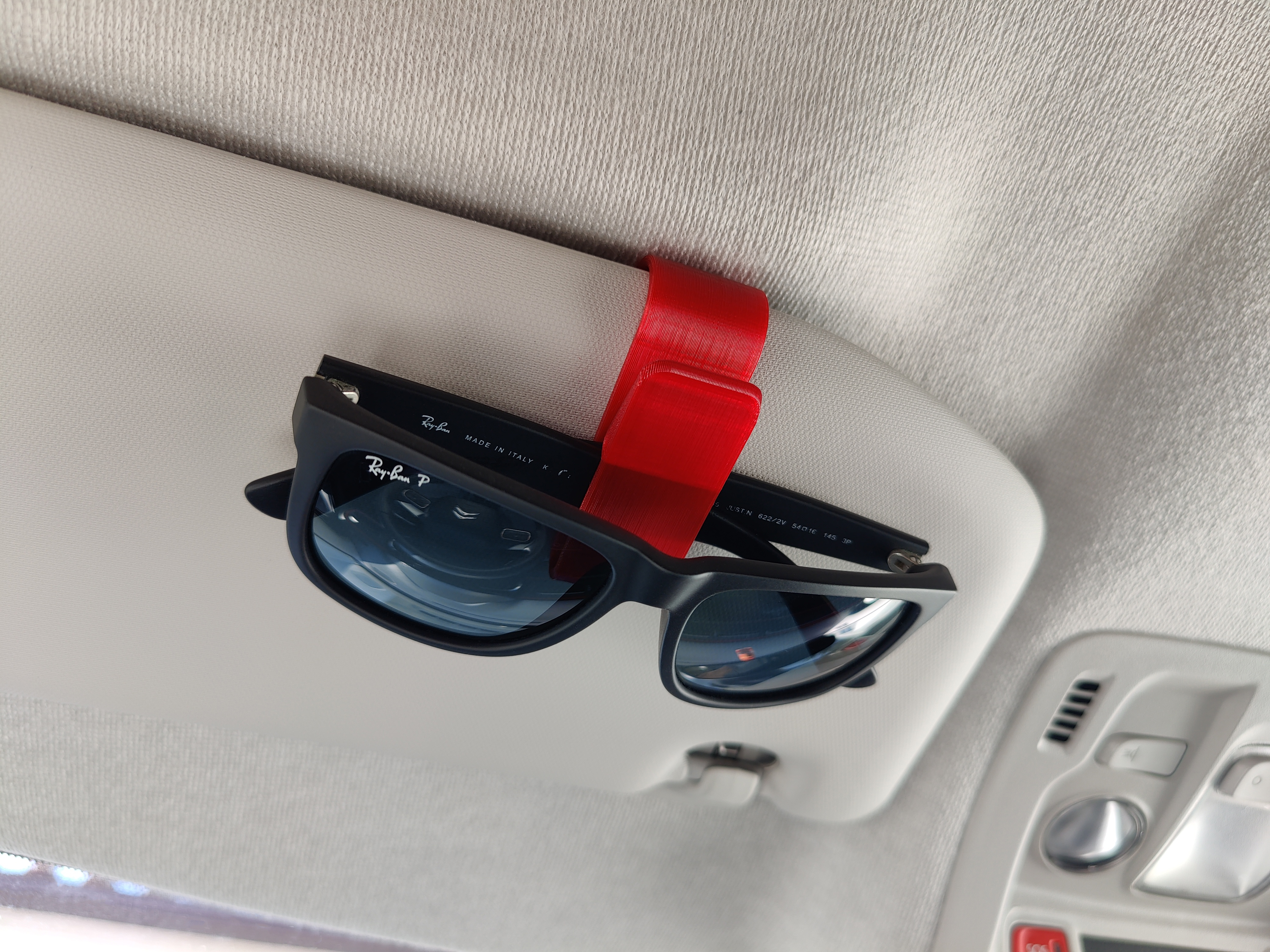 Automotive: Sunglasses Car Clip