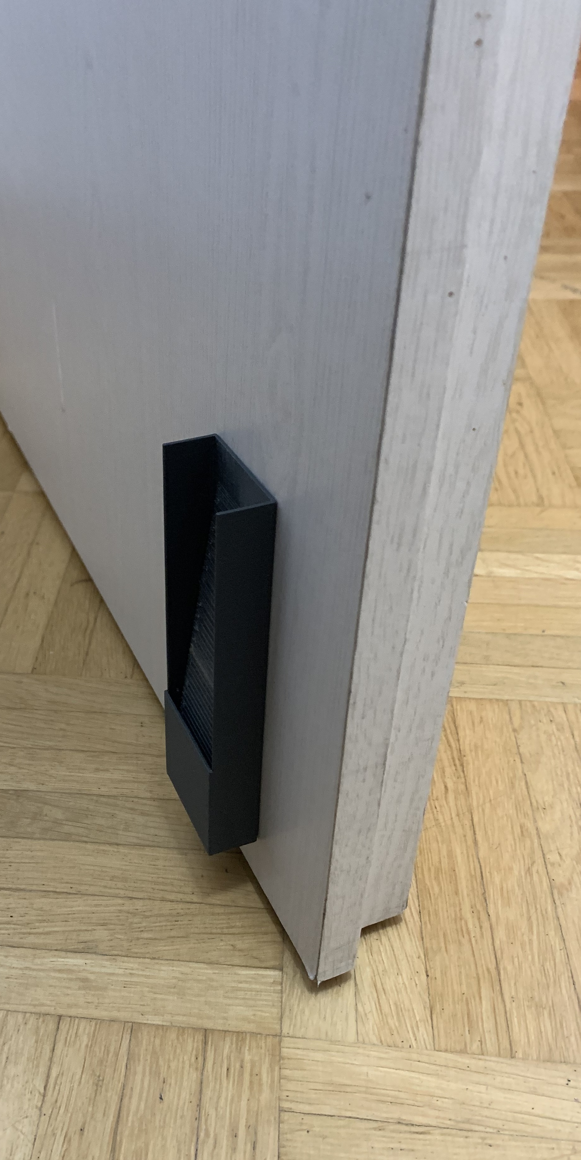 Door holder with bracket - photo 2