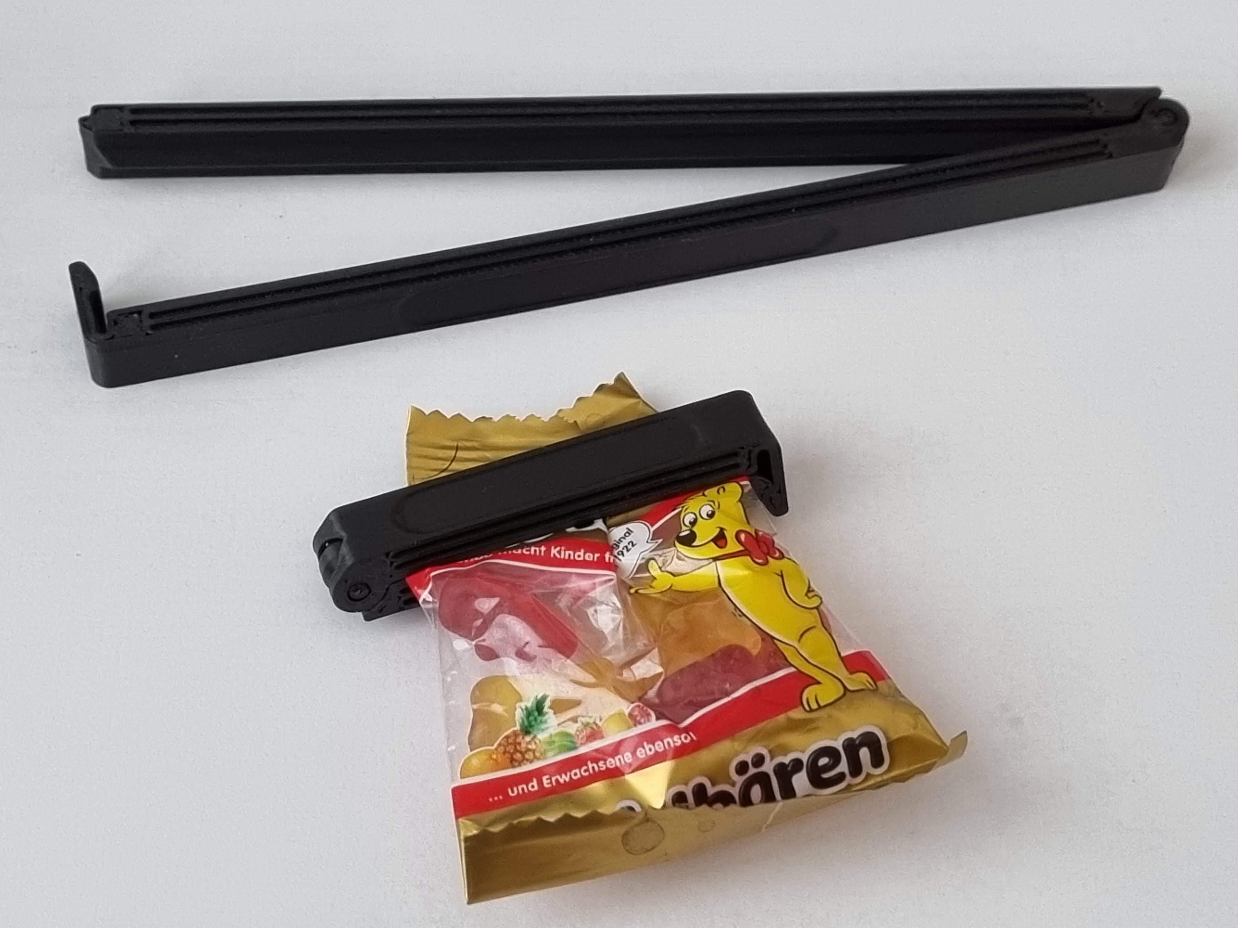 Print-in-place bag clip