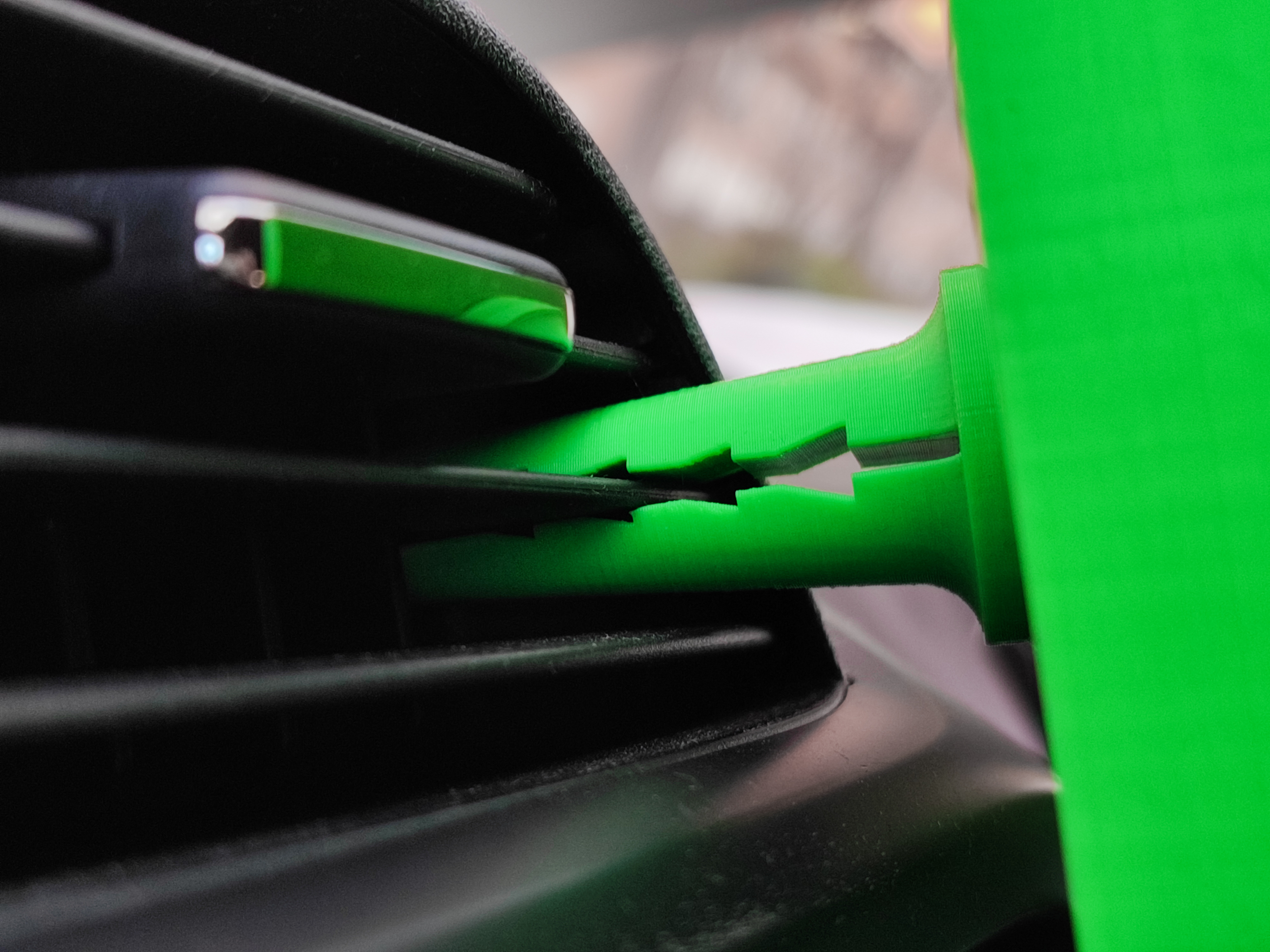 Cocodrile | Car Phone Holder - photo 4