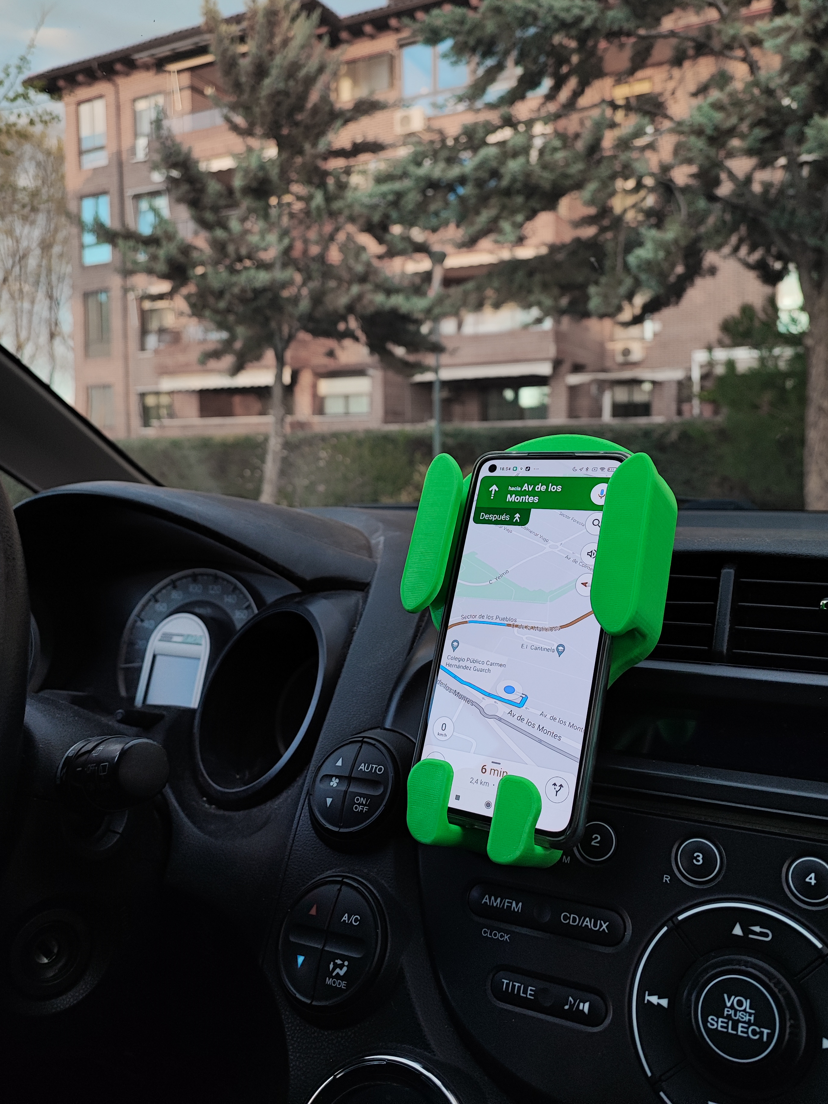 Cocodrile | Car Phone Holder - photo 2