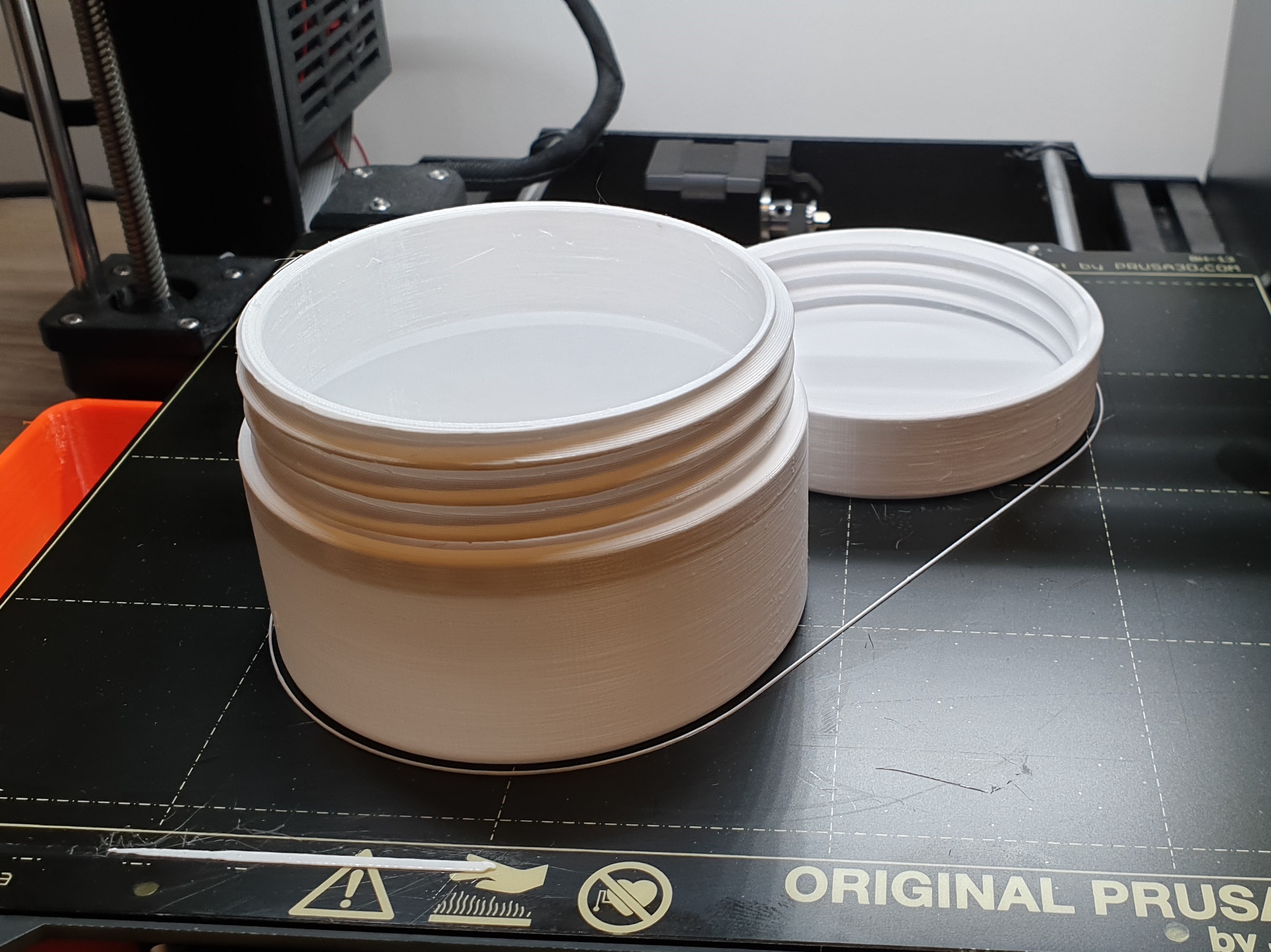 Simple box with screw lid - photo 2