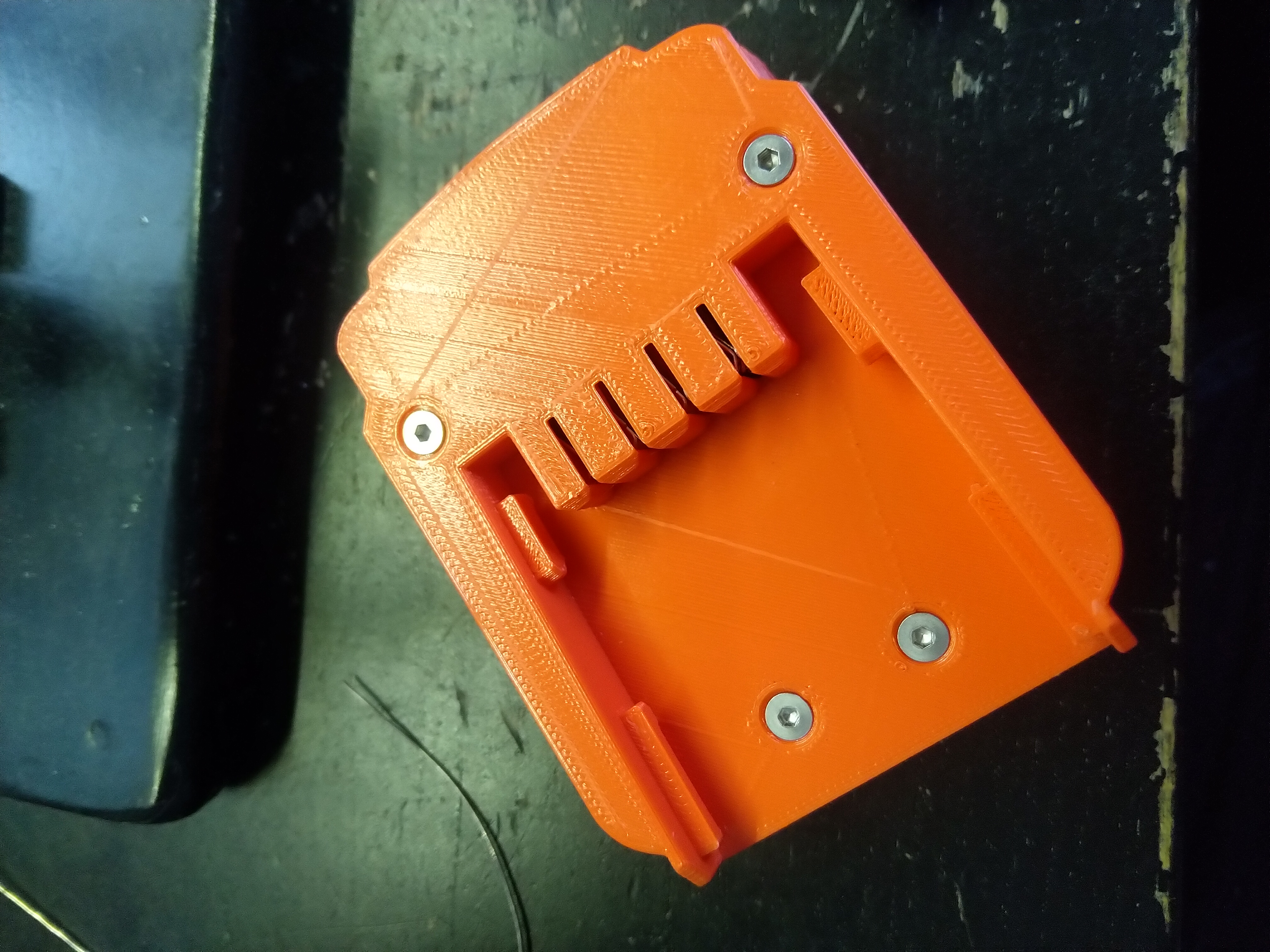 Blue bosch to green bosch battery adapter  - photo 4