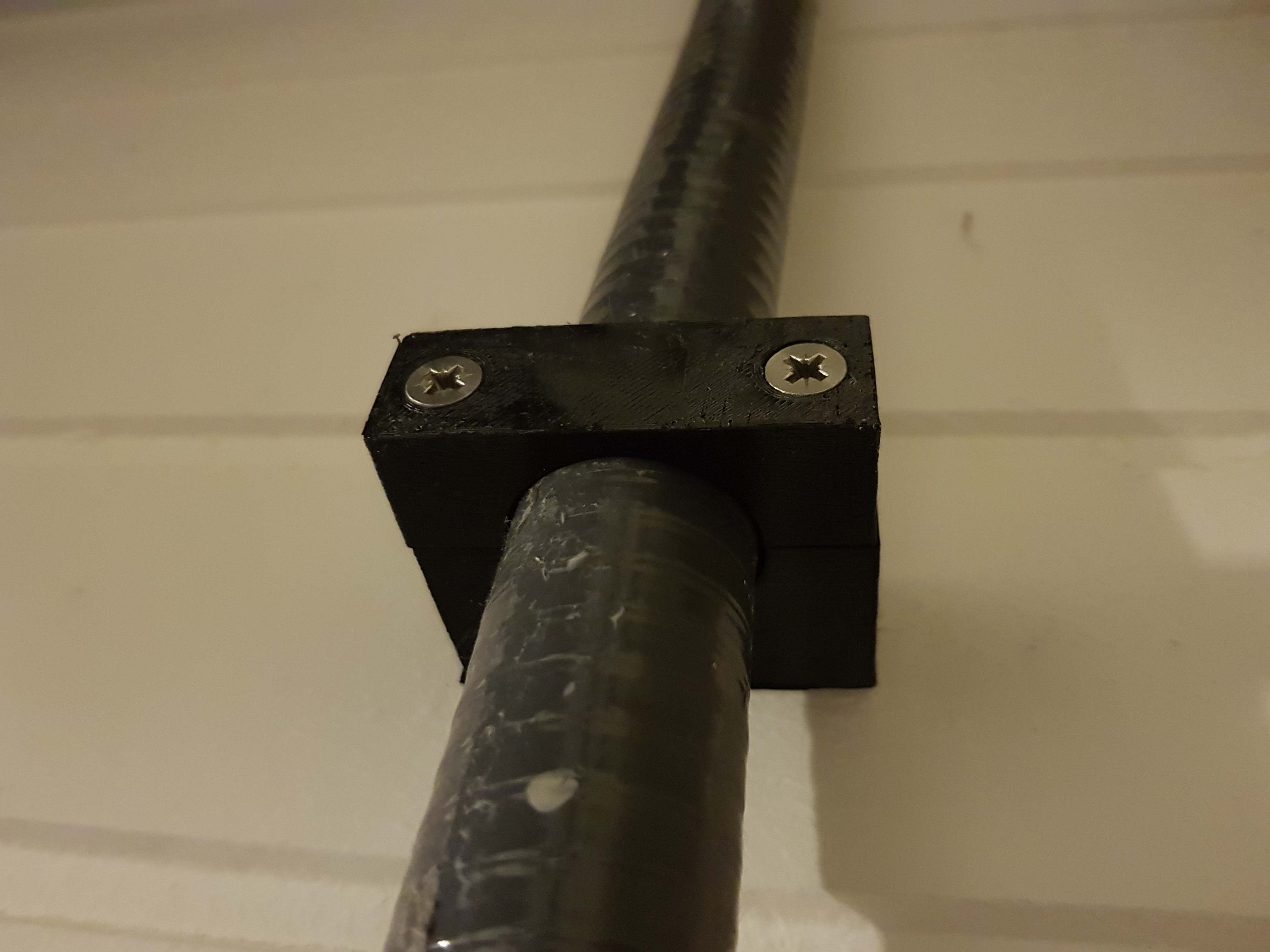 Clamp Style wallmount for 32mm hose - photo 3