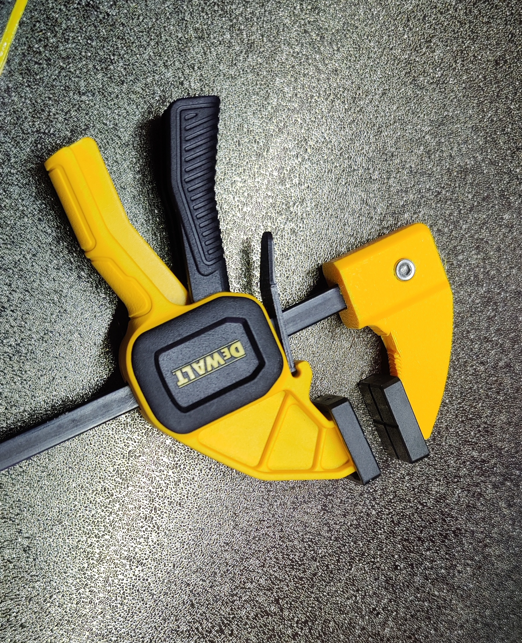 Dewalt 4.5" Trigger / Bar Clamp End