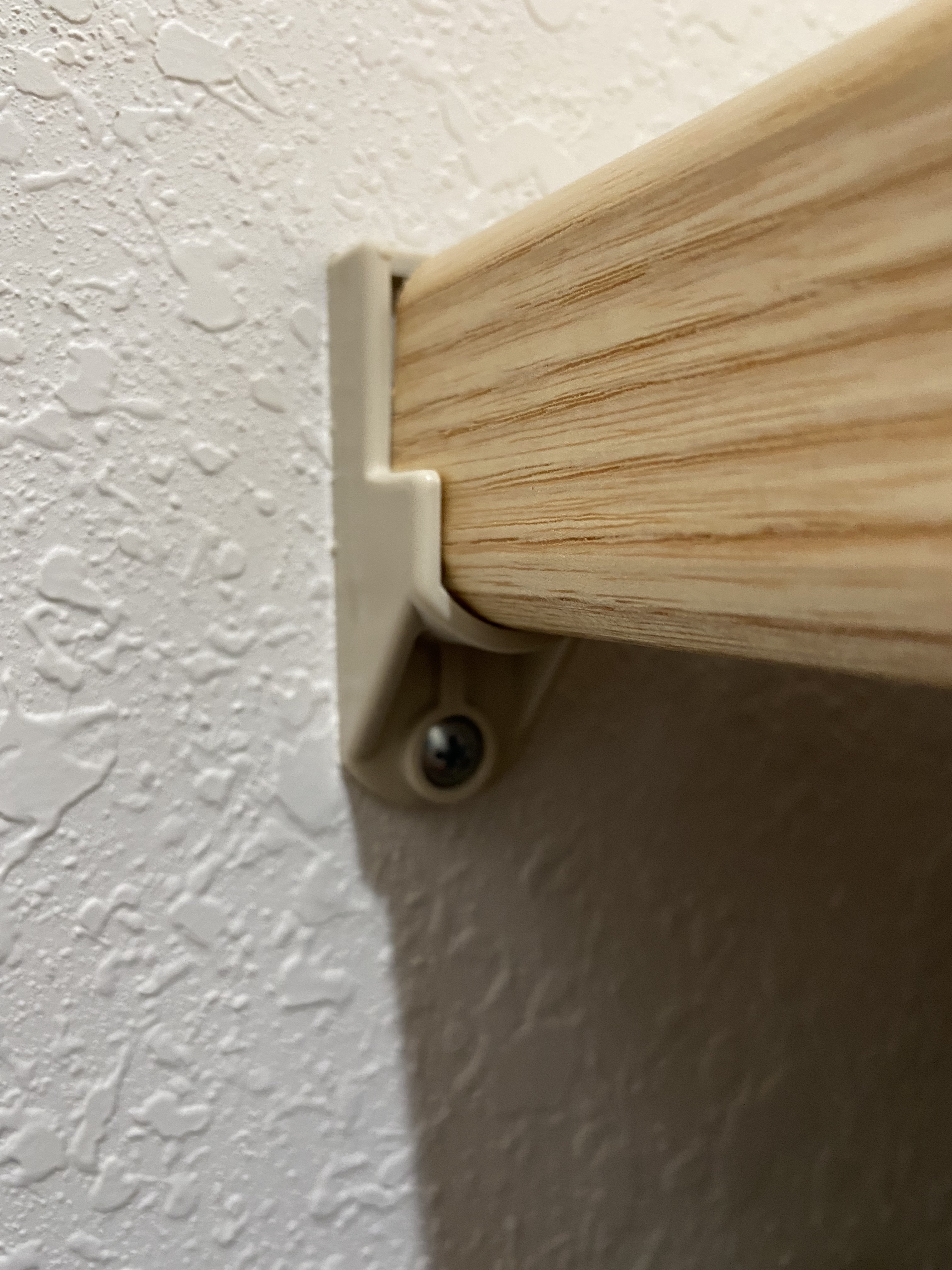 Wood shelf supports