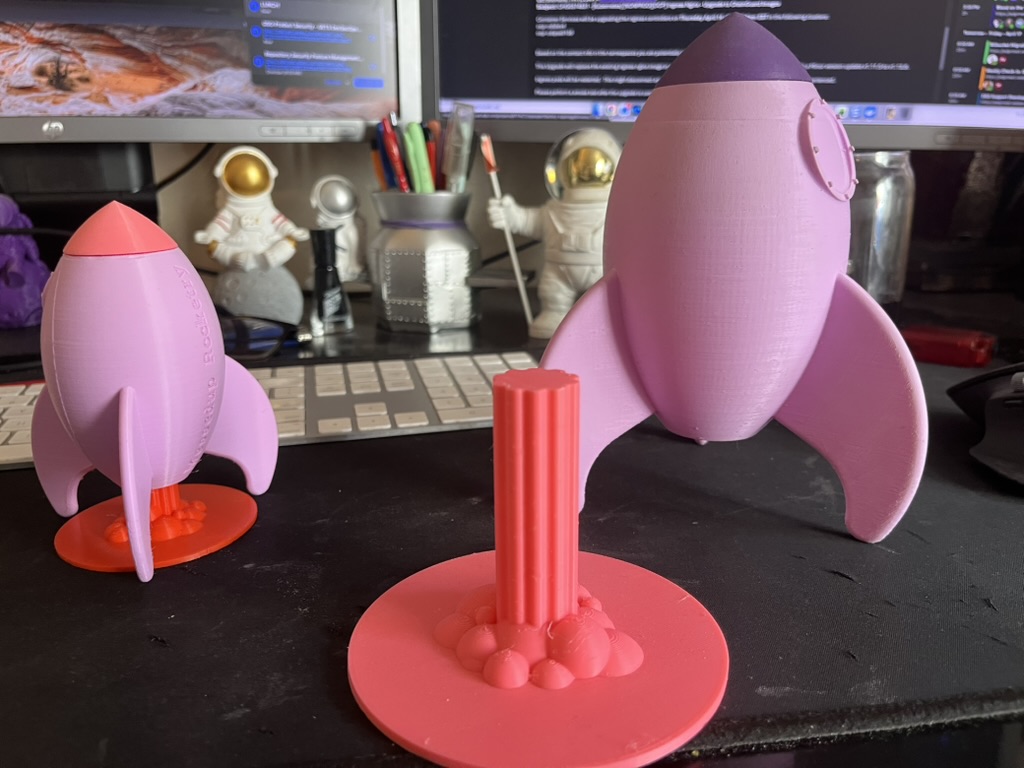 Retro Rocket Desk Display (No Supports, 4-Part Print) - photo 3