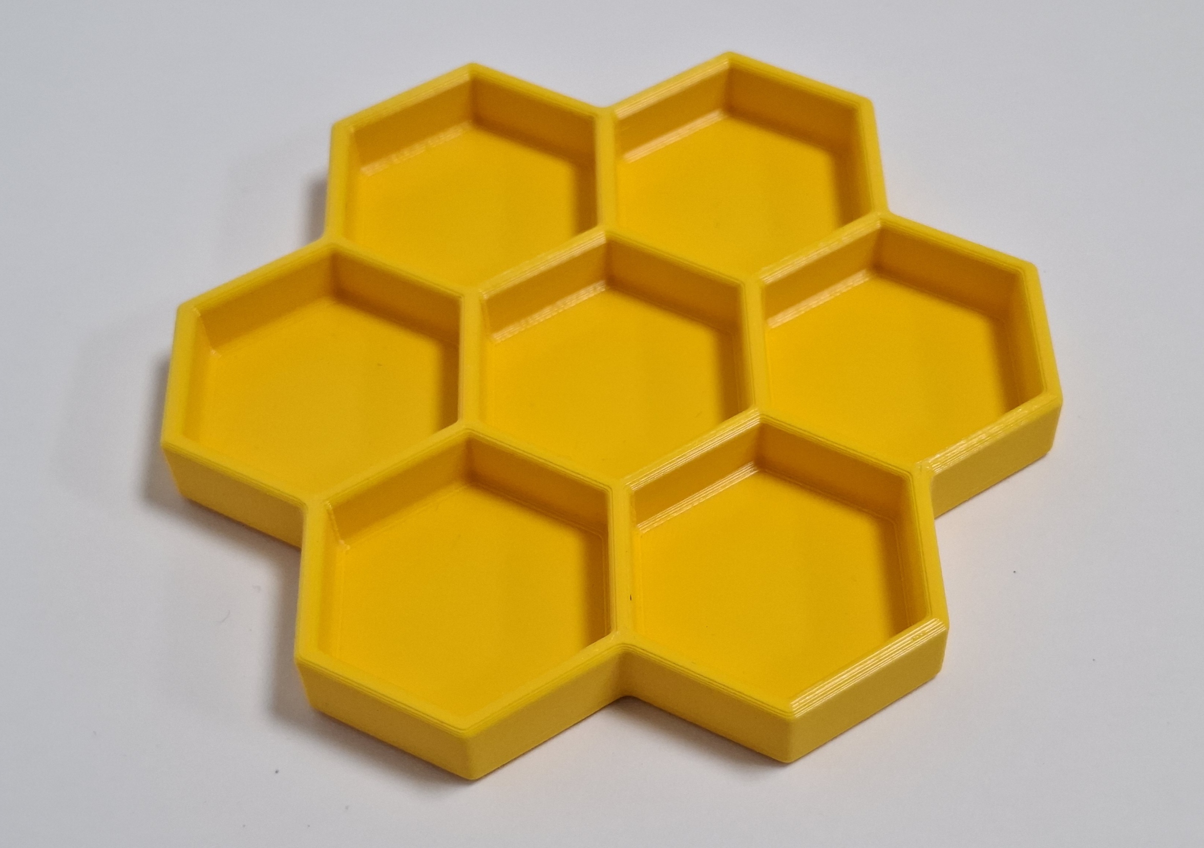 Honeycomb sensory play tray - photo 4
