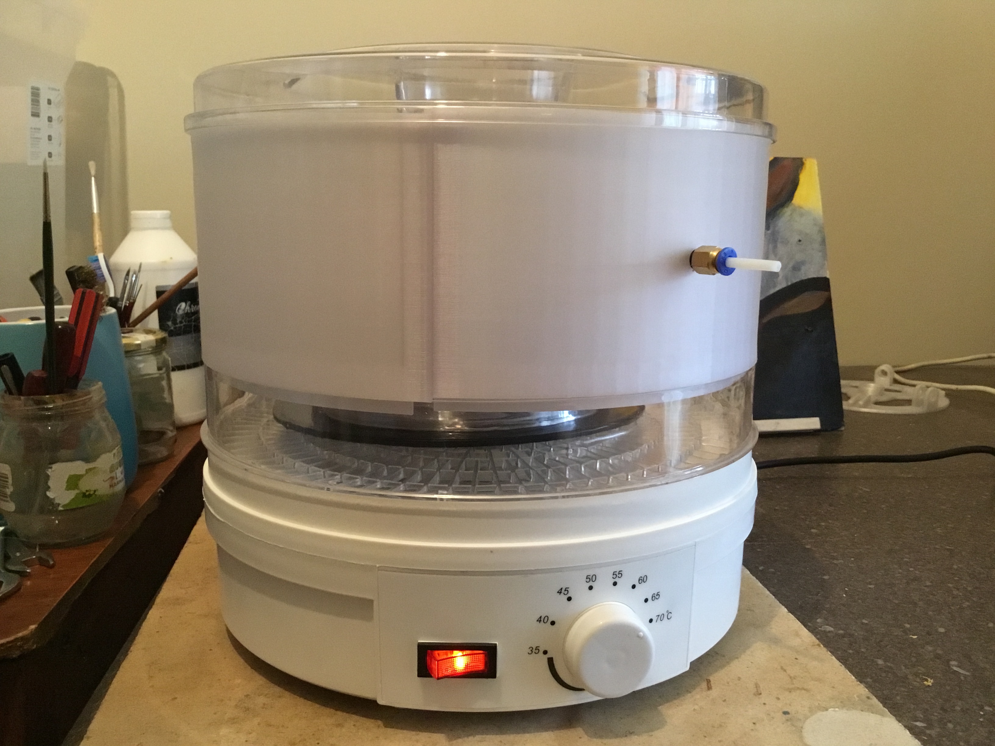 Food dehydrator tray extension for 275 mm (10.8 in) or 330 mm (13 in) dehydrators