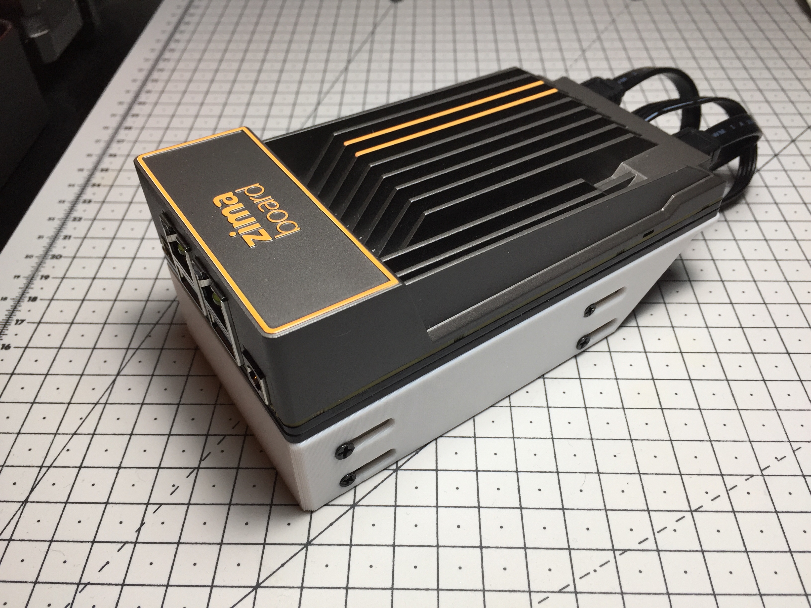 ZimaBoard Dual HDD Stand - photo 2