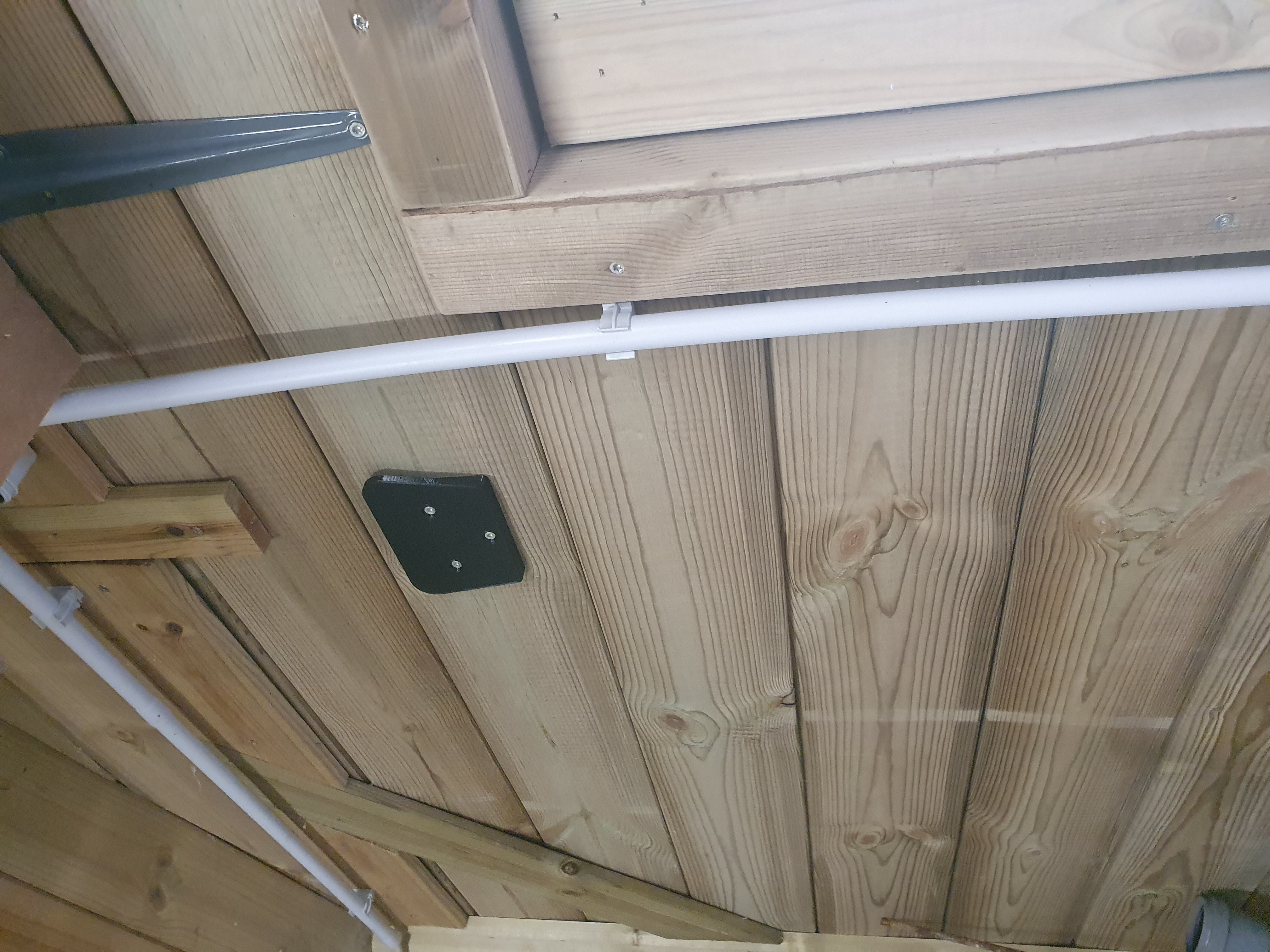 STIHL BGA 57 wall mount - photo 2