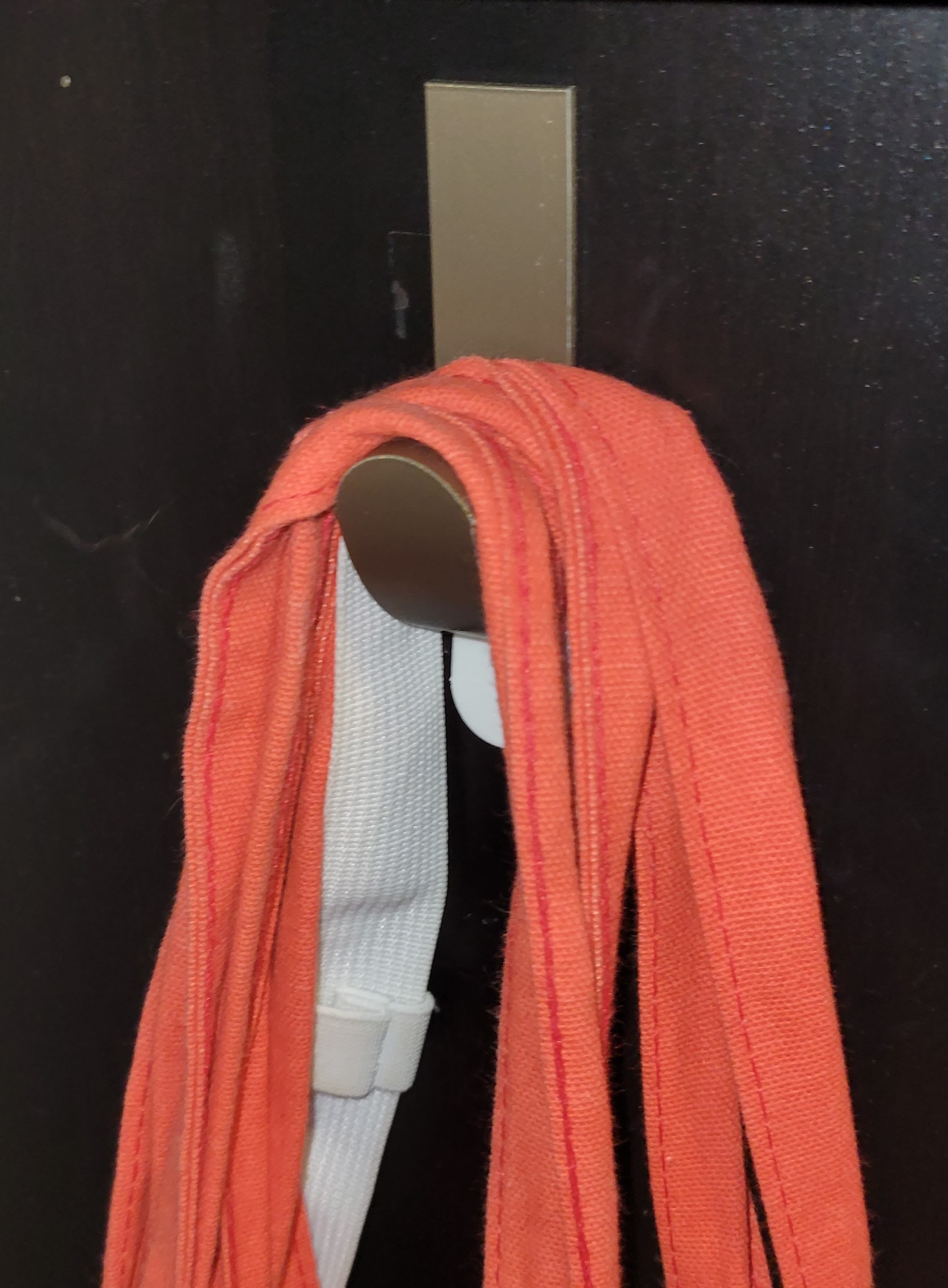 Large command strip hook - photo 3