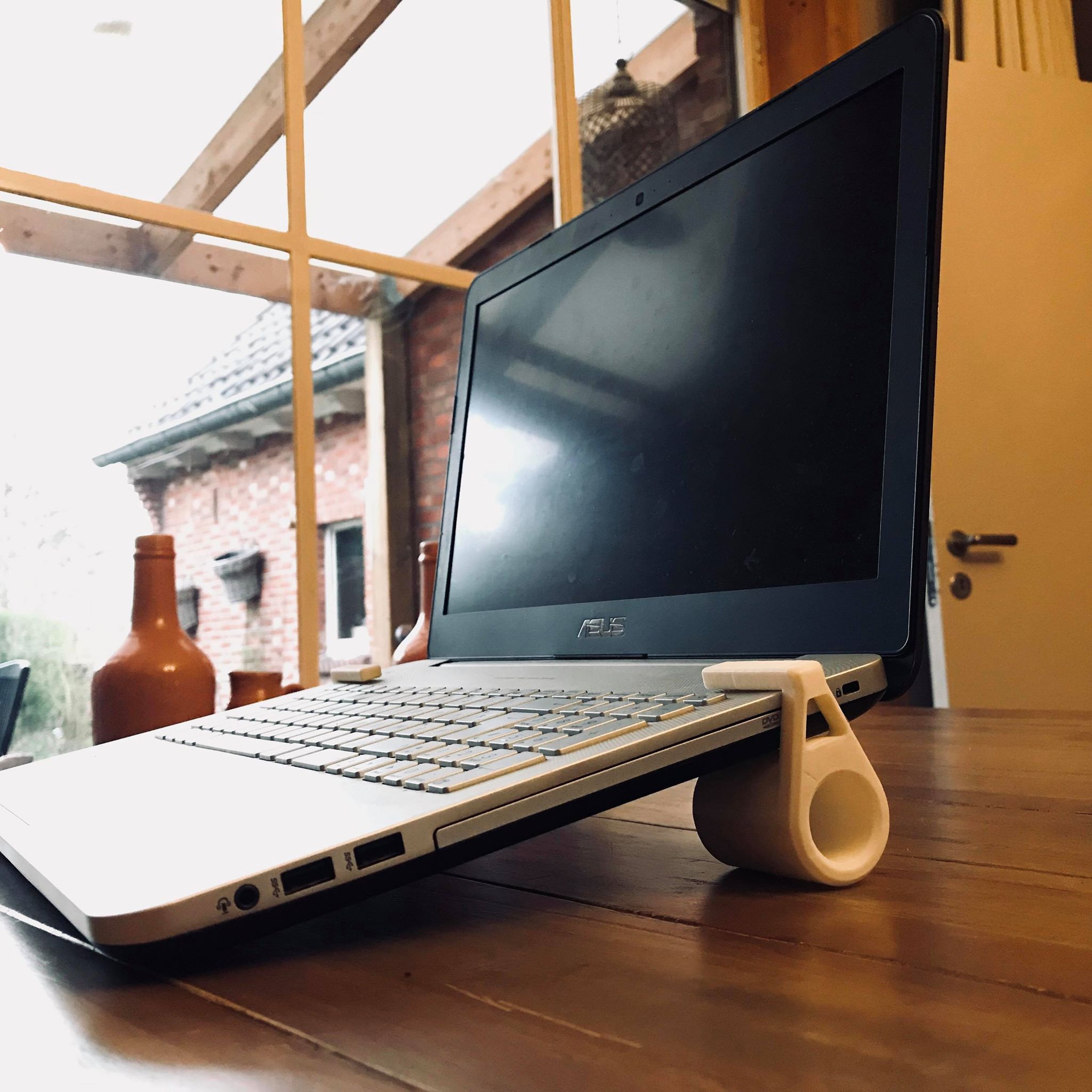 Parametric laptop stand