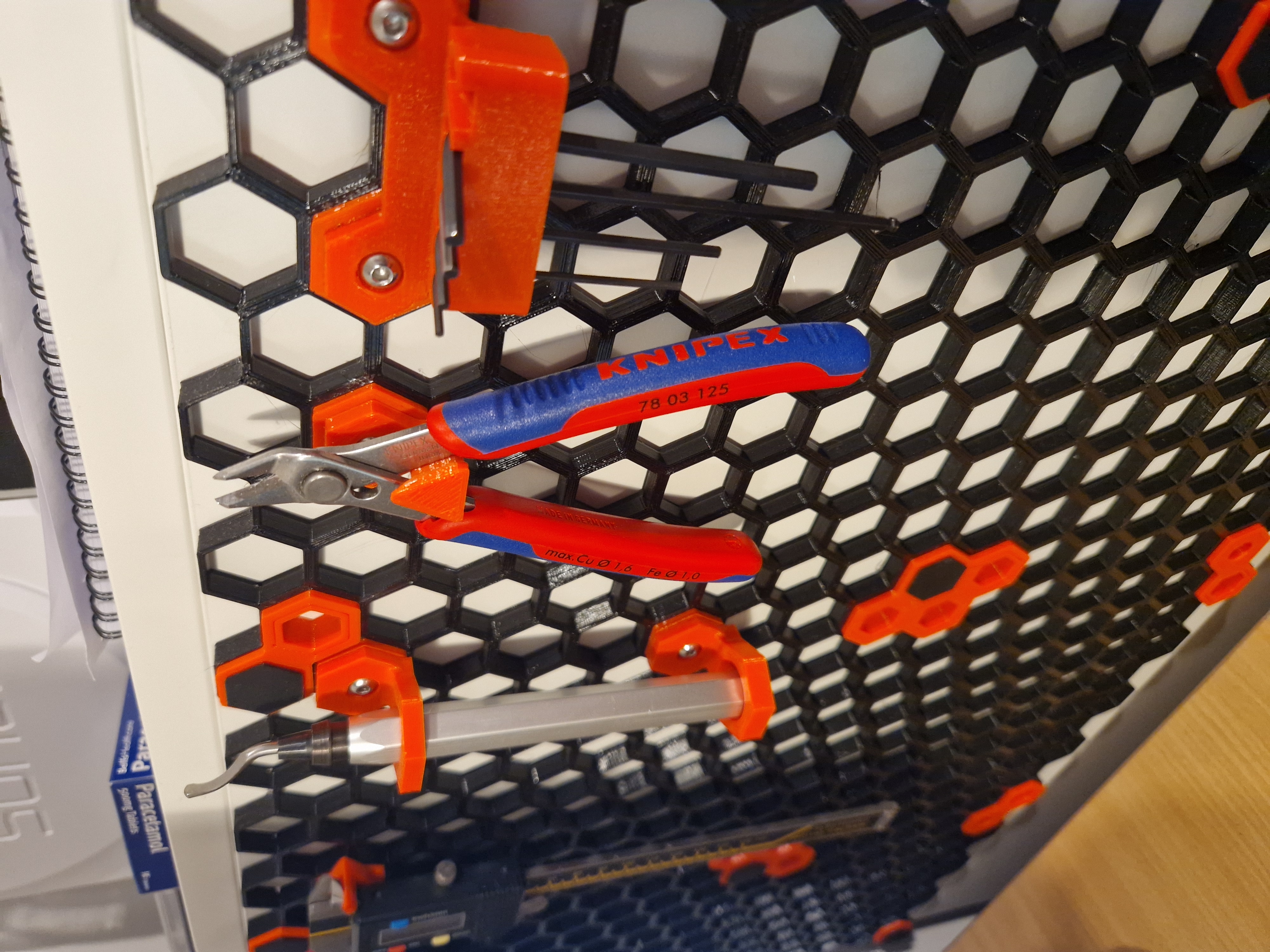 Snips/pliers holder (for Honeycomb storage wall)