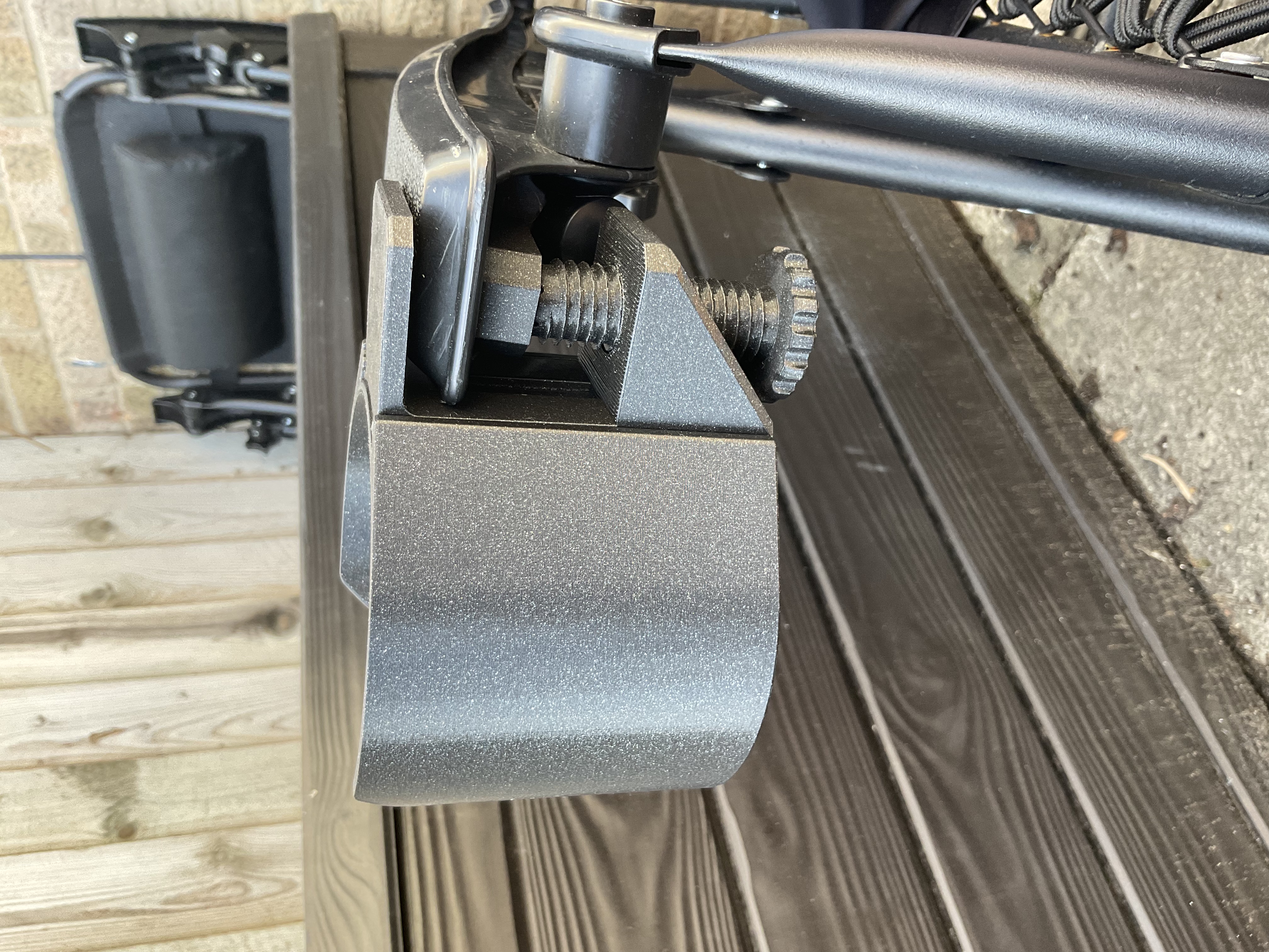 Clamp for uneven under surface - photo 2