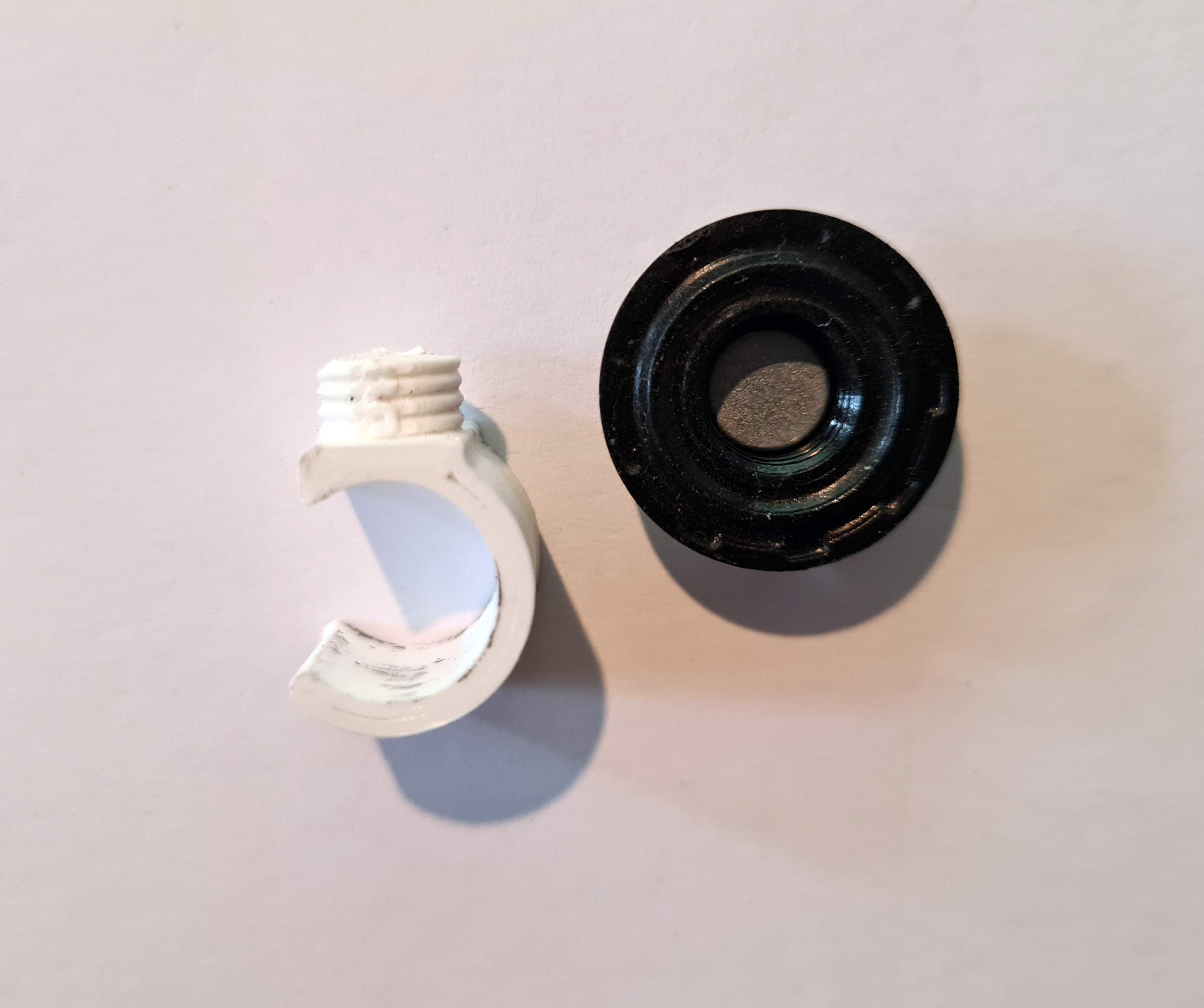 Hose screw clip - compatible with Fidlock S and Apidura Frame Pack Hydration Bladder - photo 4