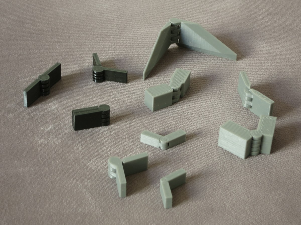 Vertical customizable hinge