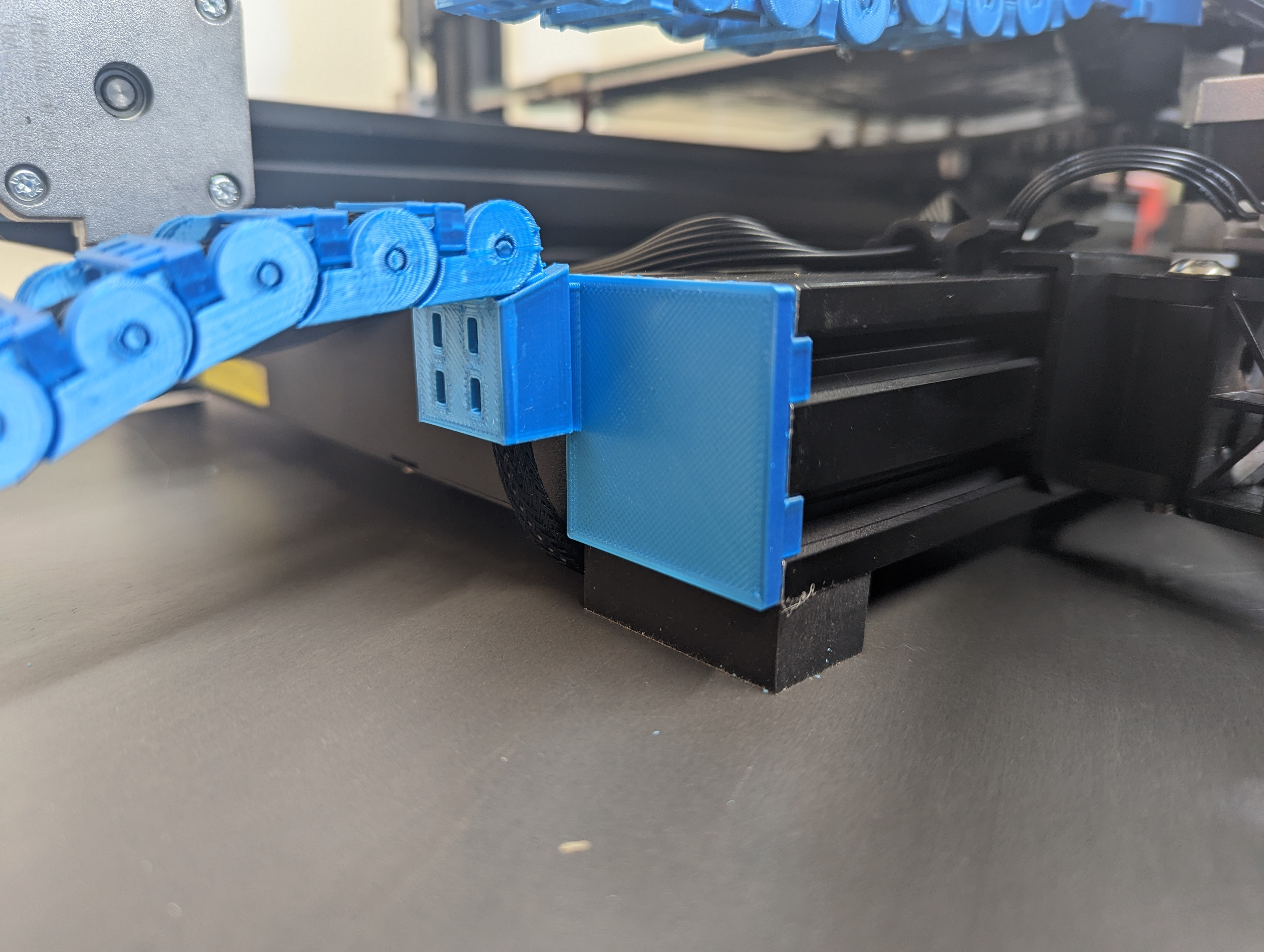 4040 cable chain mount