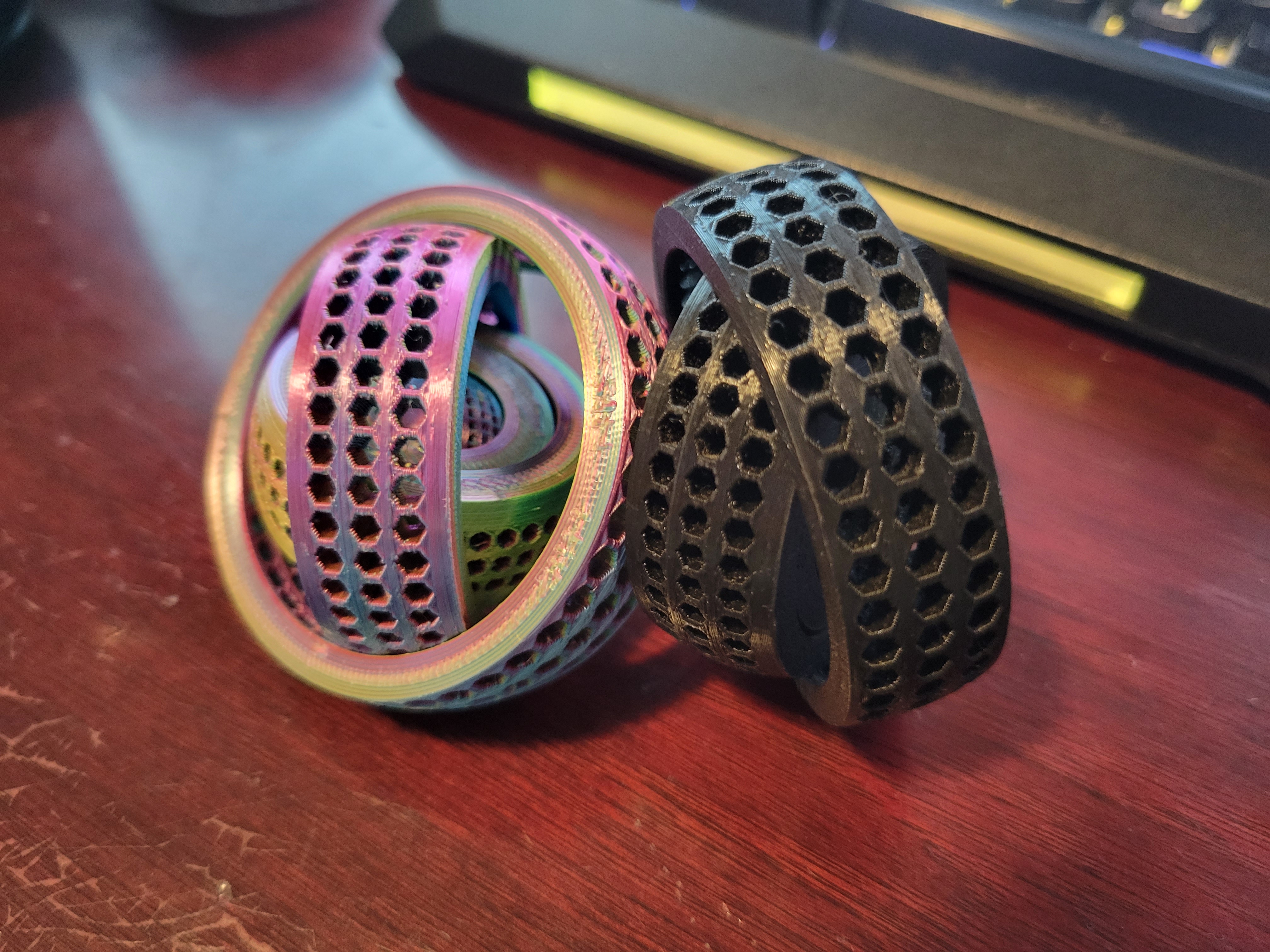 Hex Rotating Rings Toy - photo 2