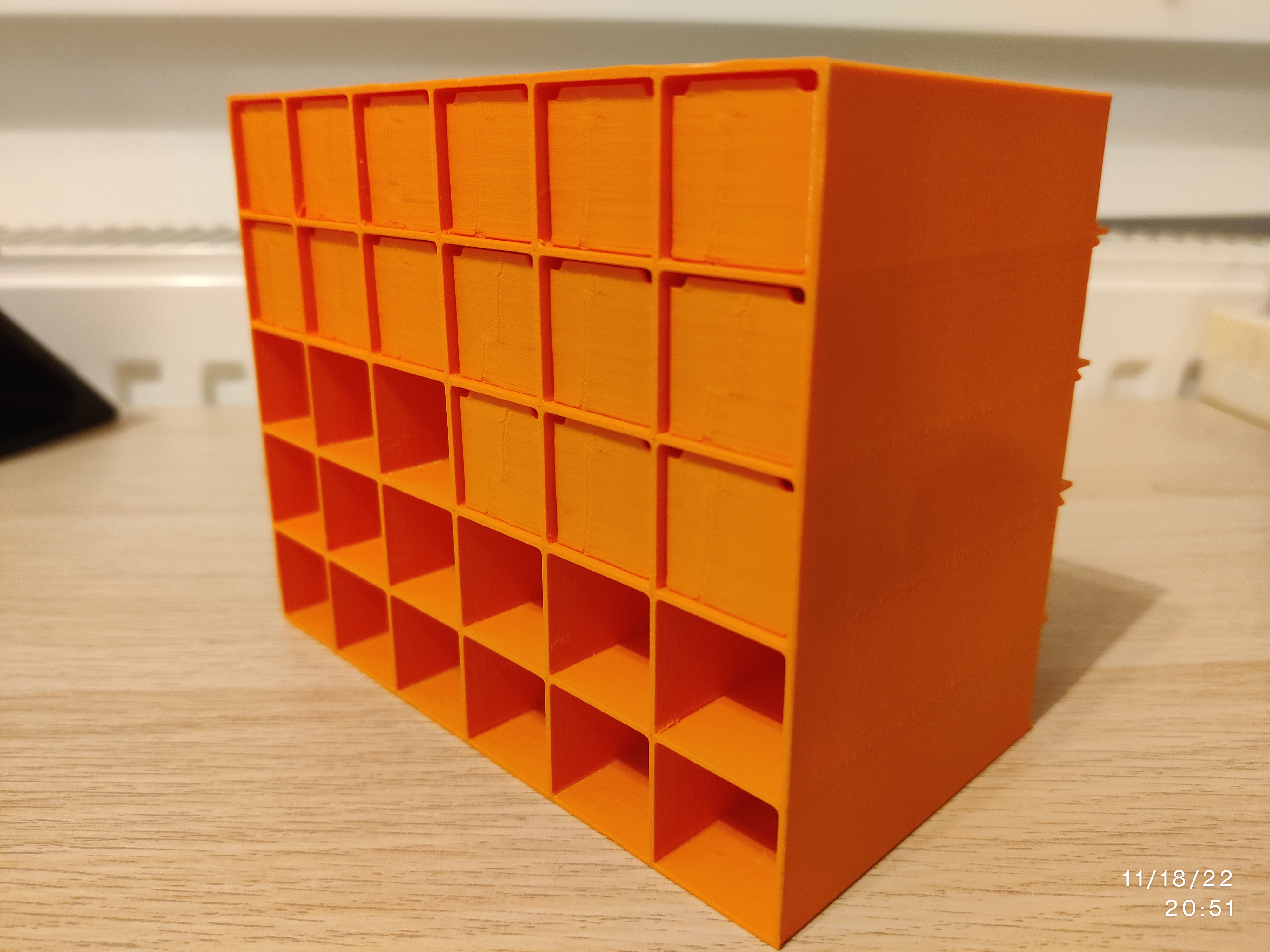 Resistor storage box with stoppers - photo 4