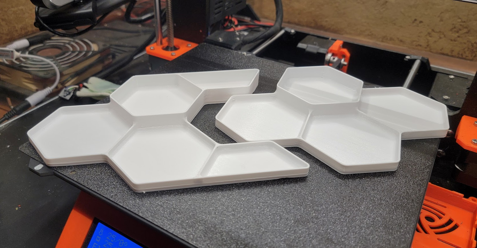 Expandable/Modular Hexagon Parts Tray - photo 3