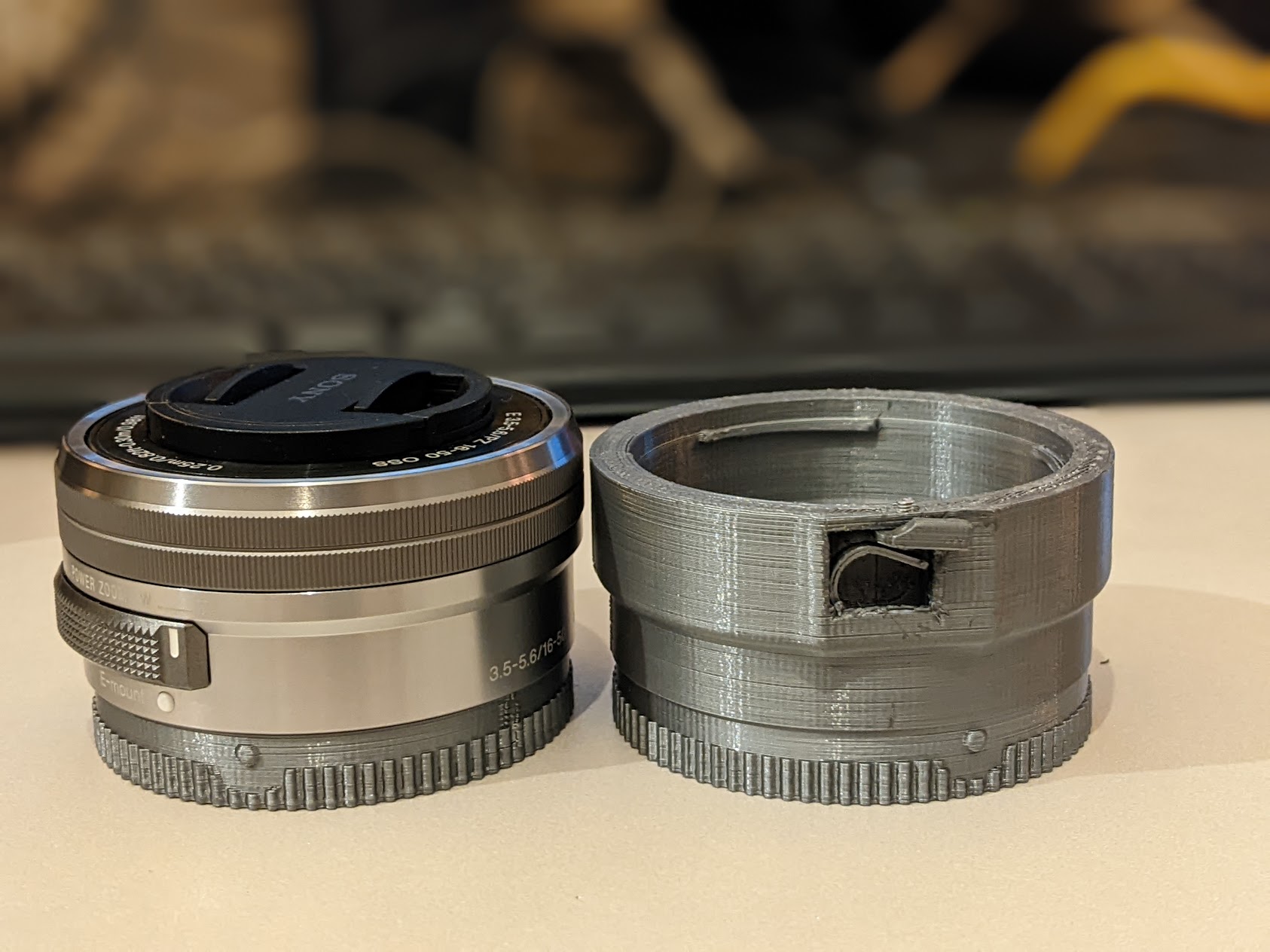 Sony E to Canon EF adapter with lens lock - photo 3