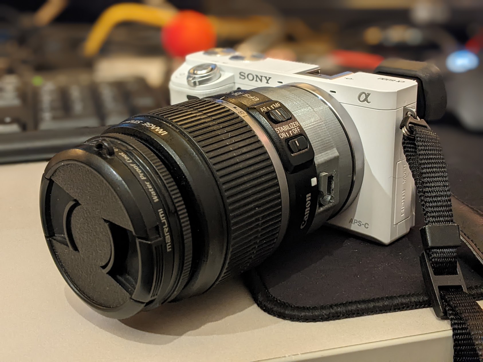 Sony E to Canon EF adapter with lens lock