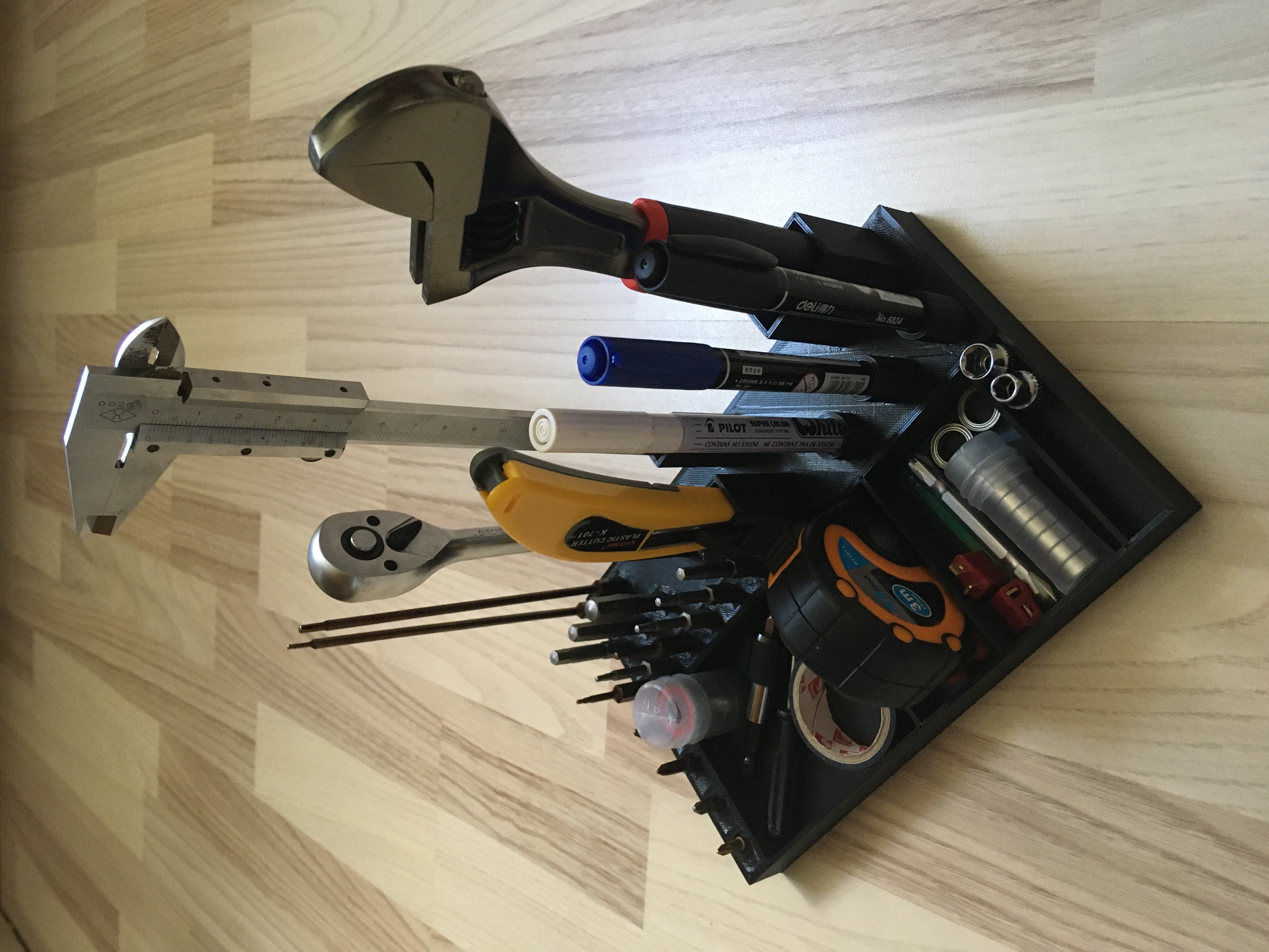 Universal tool holder