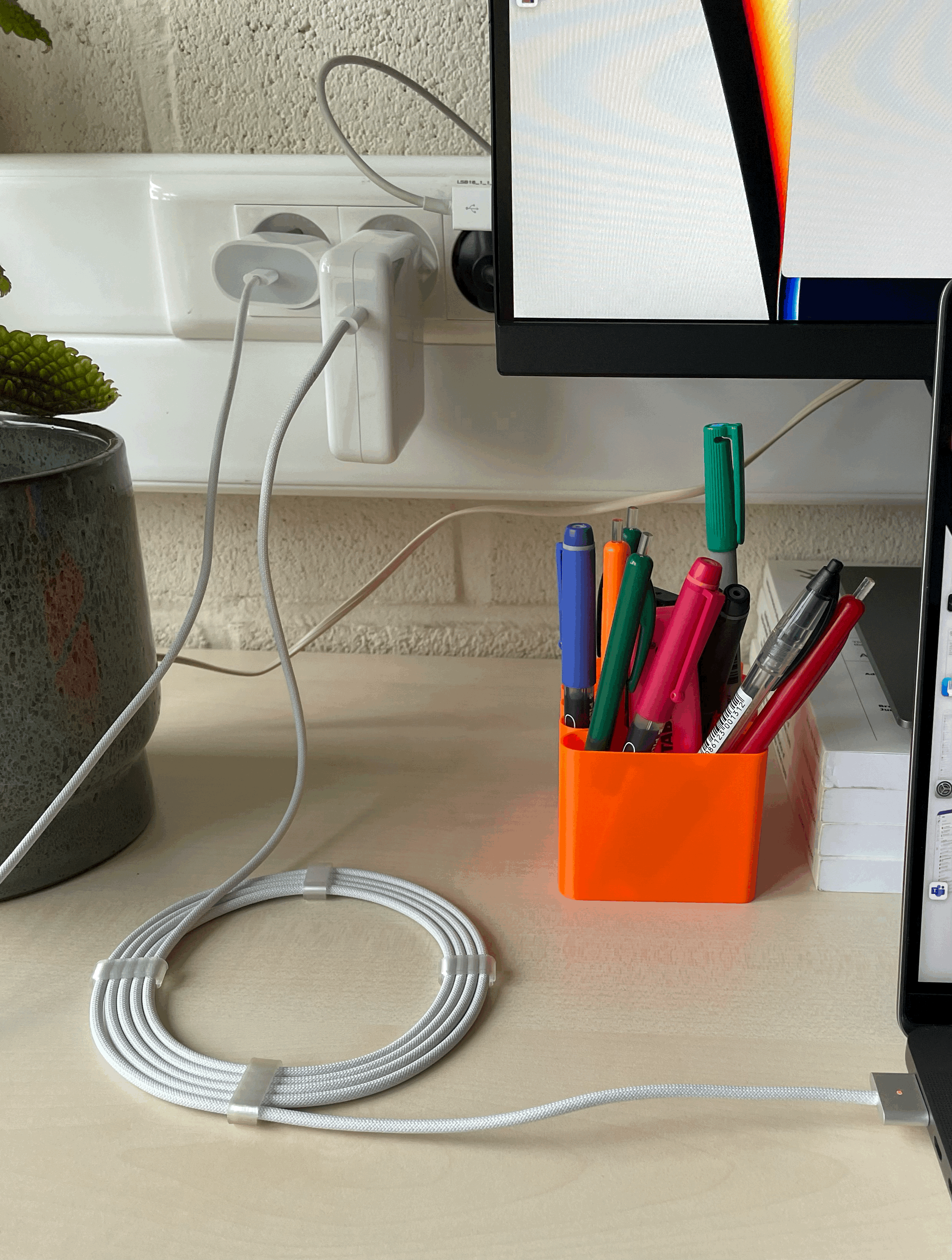 Parametric MacBook cable clip - photo 2