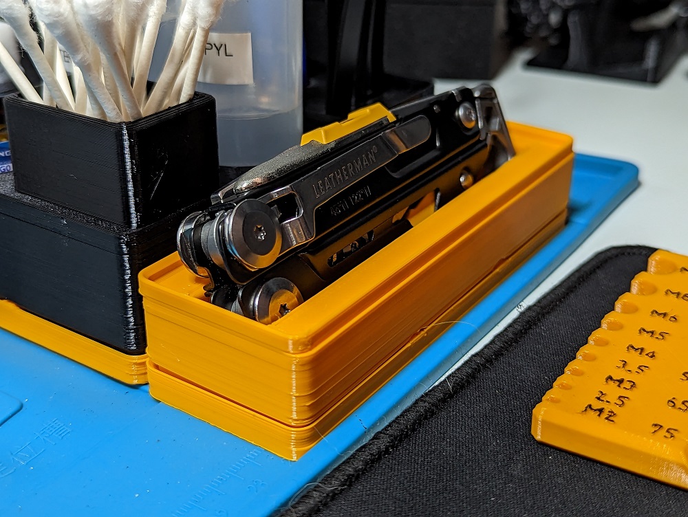 Gridfinity Leatherman Signal Storage - photo 2