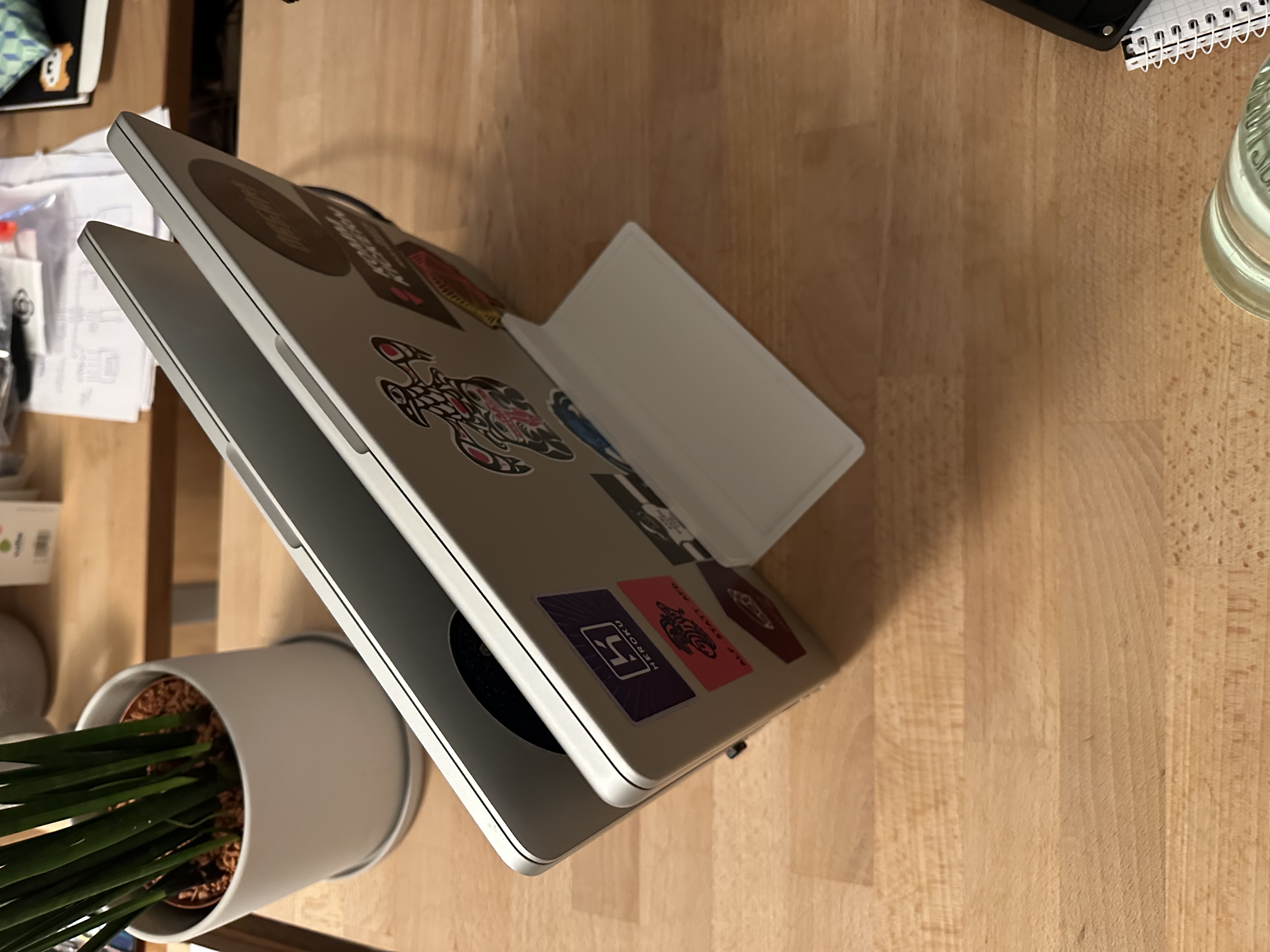 Dual M1 MacBook Pro (14") Stand including Tray