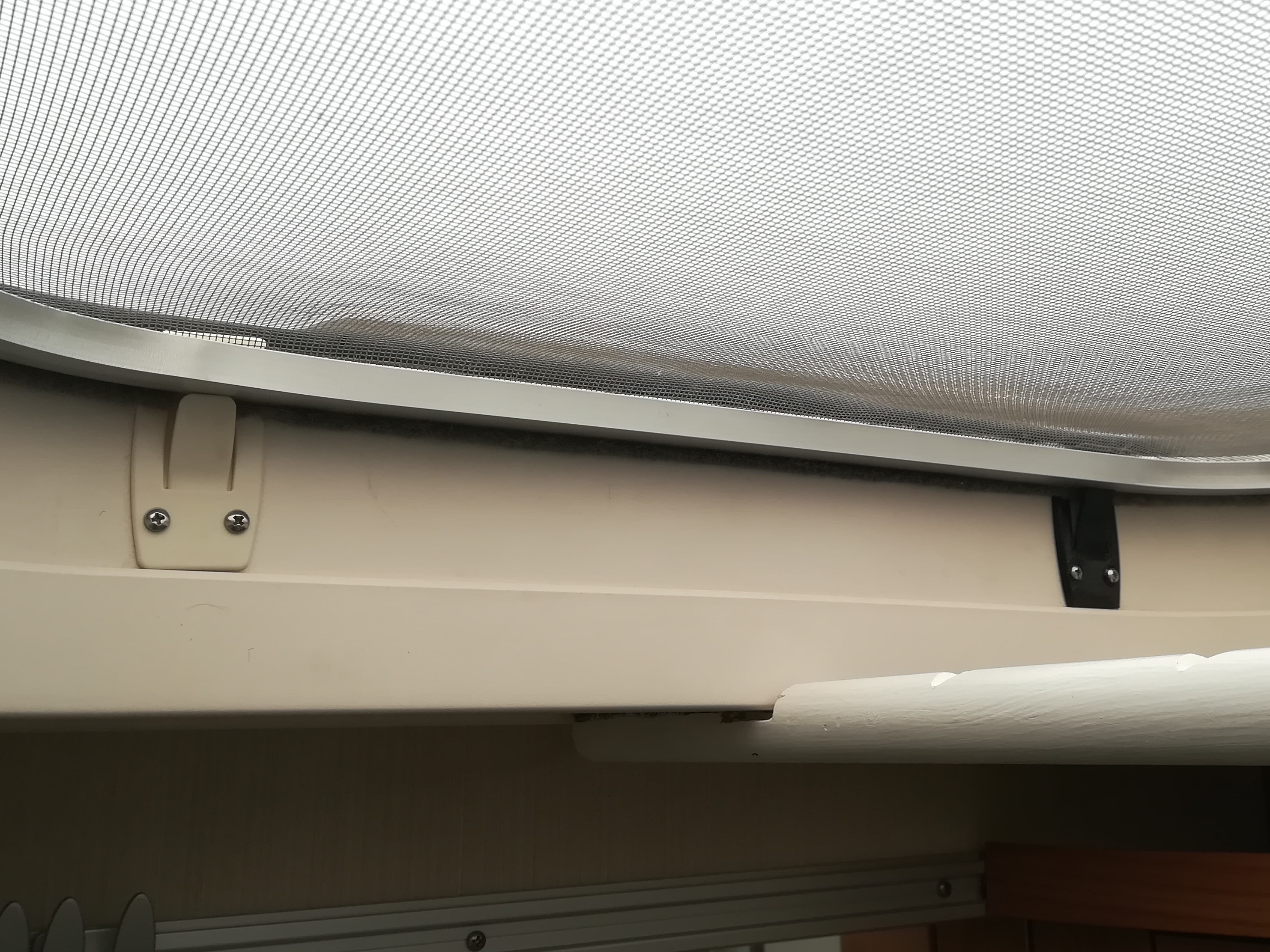 Mosquito net clip for Hymer caravan rooftop - photo 3