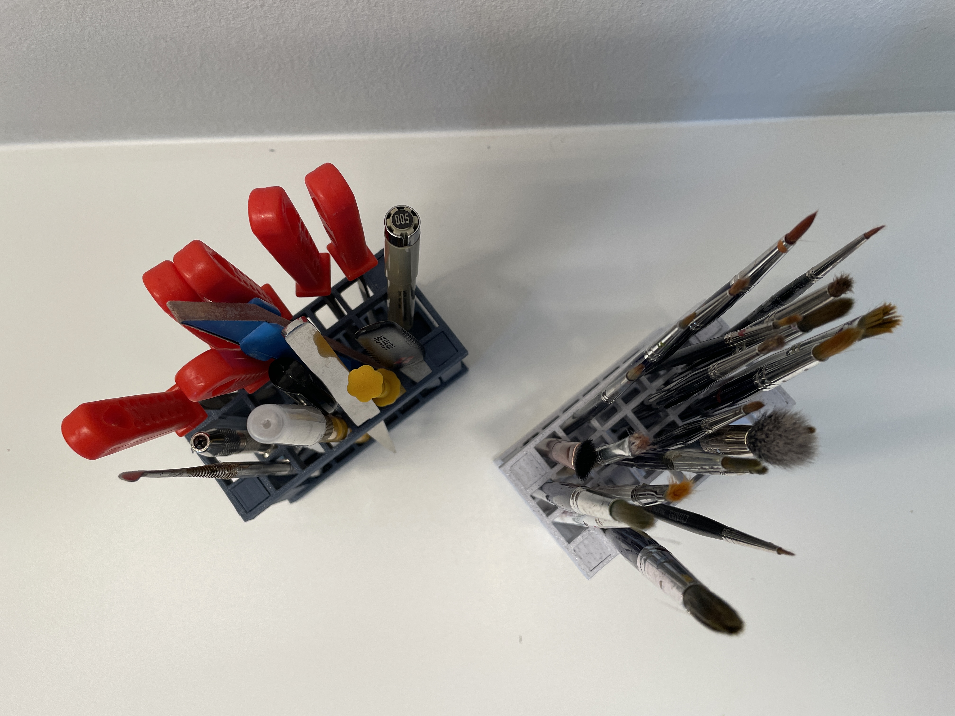 Paint brush or tool holder - max 28 brushes - photo 3
