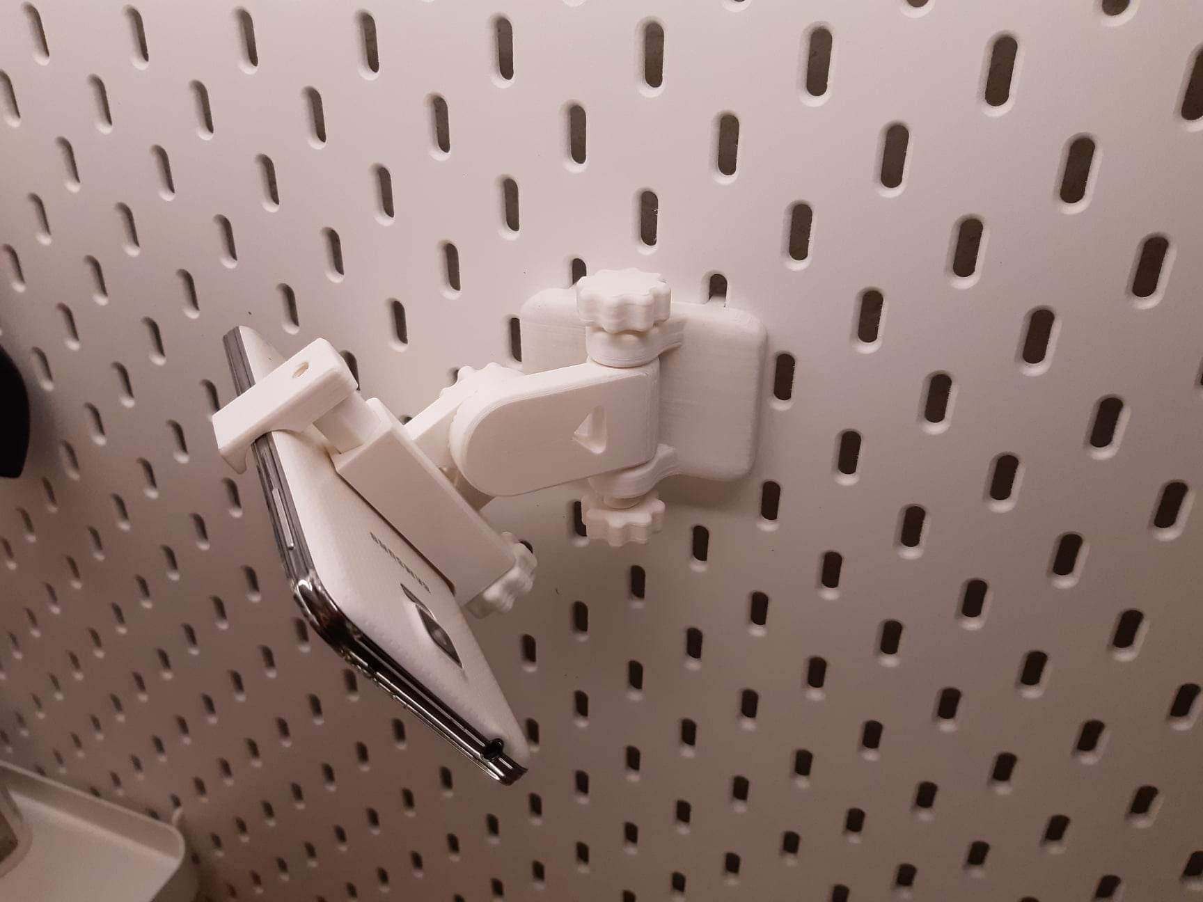 Adjustable Skadis phone mount - photo 3