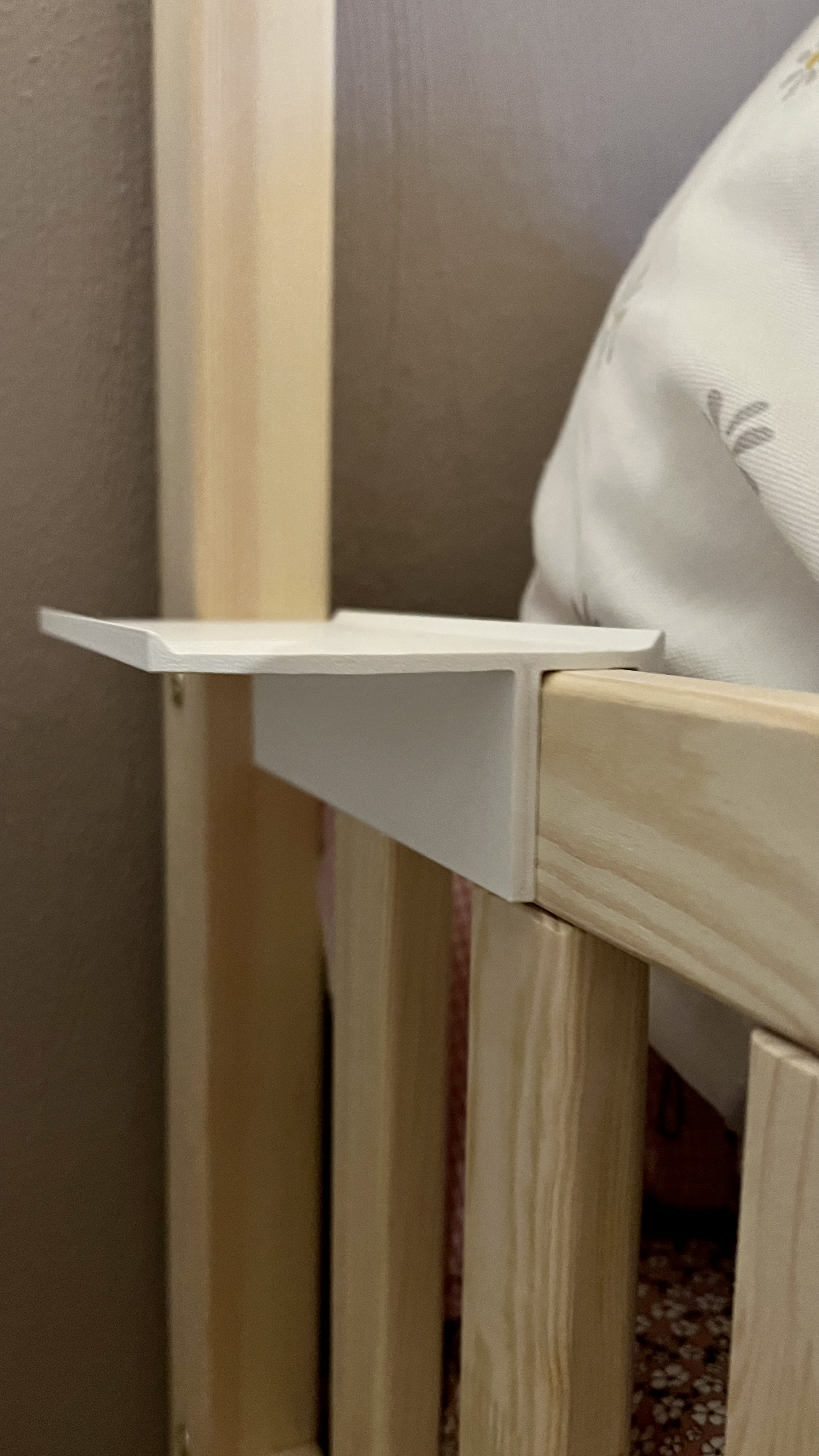 Small bed tray/shelf - photo 4